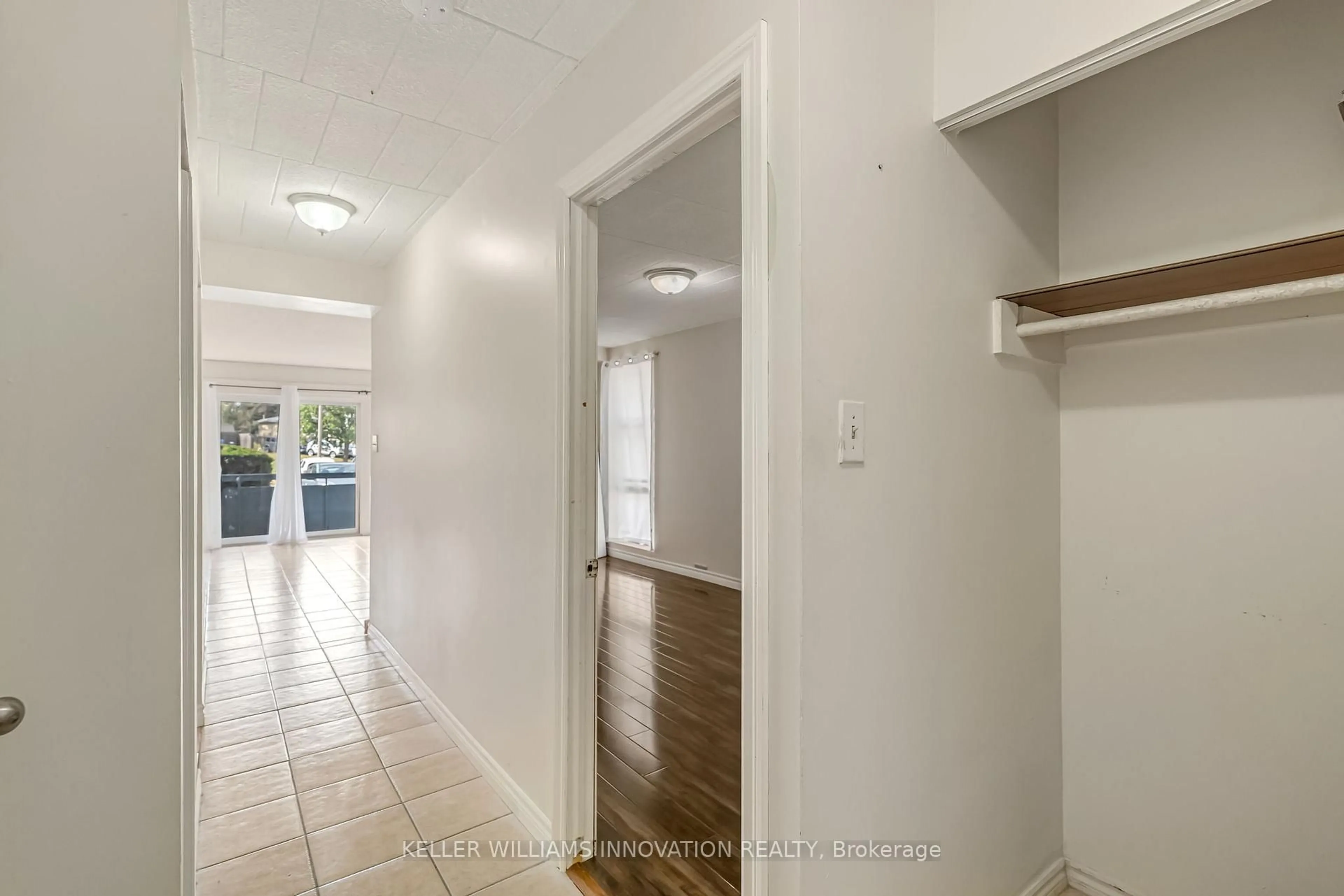 Indoor entryway for 91 Conroy Cres #307, Guelph Ontario N1G 2V5