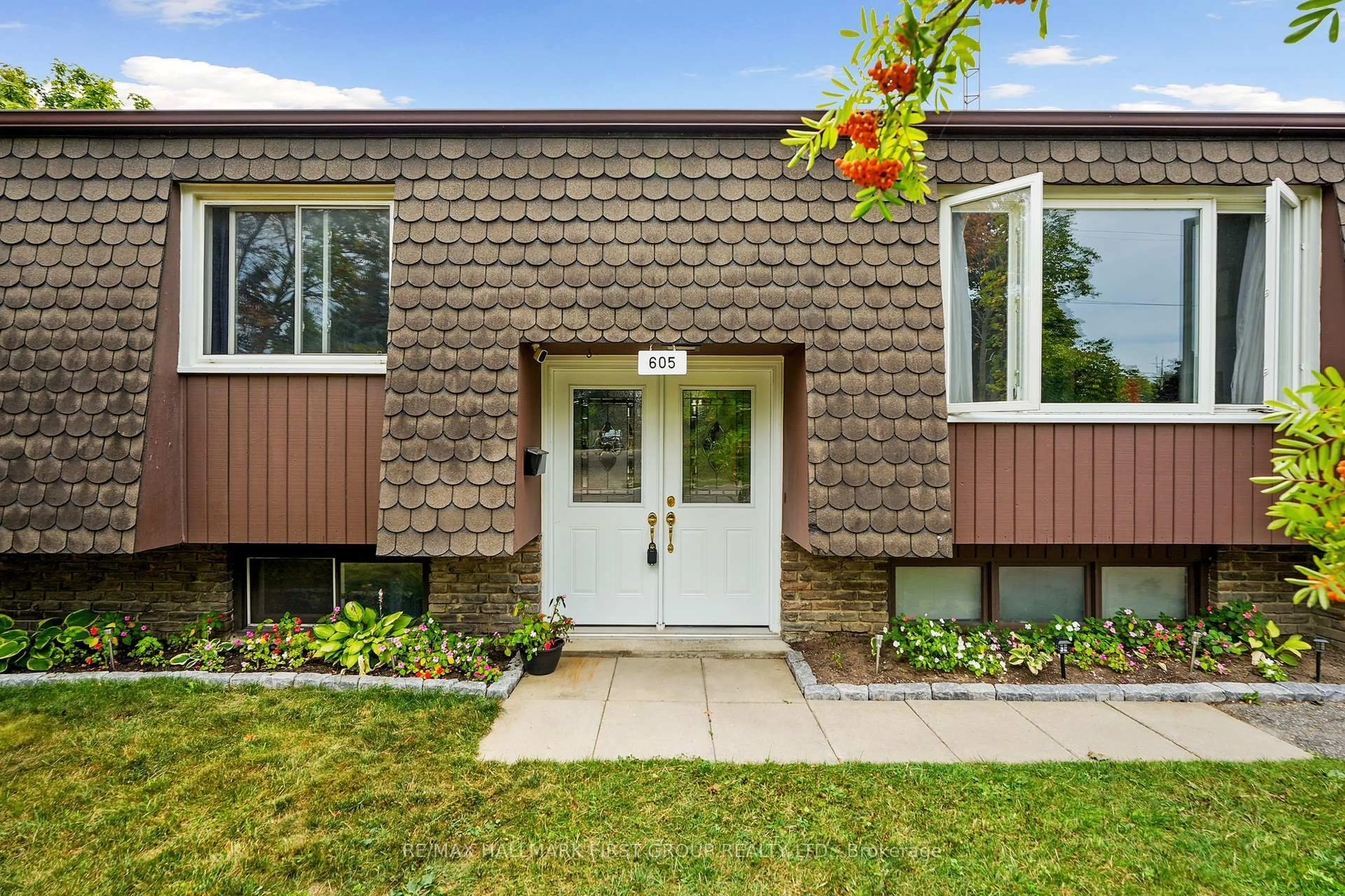 Home with brick exterior material, street for 605 Burwash St, Cobourg Ontario K9A 4V9