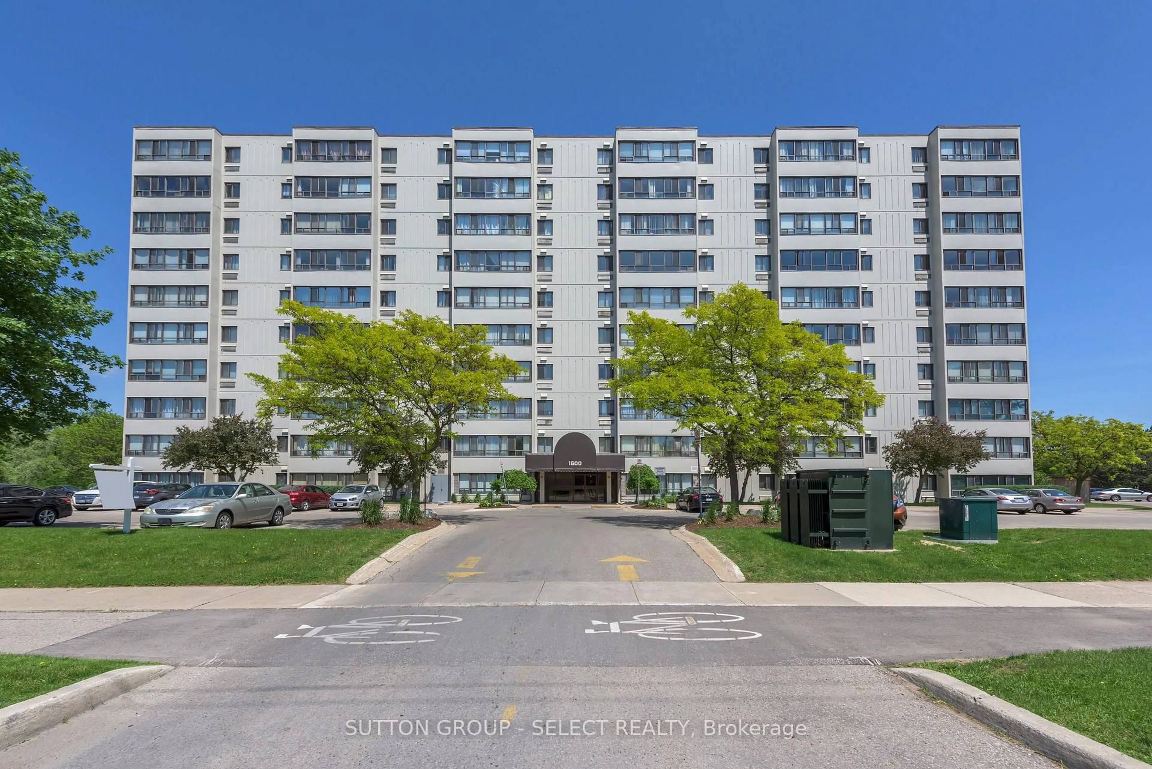 A pic from outside/outdoor area/front of a property/back of a property/a pic from drone, street for 1600 Adelaide St #305, London North Ontario N5X 3H6