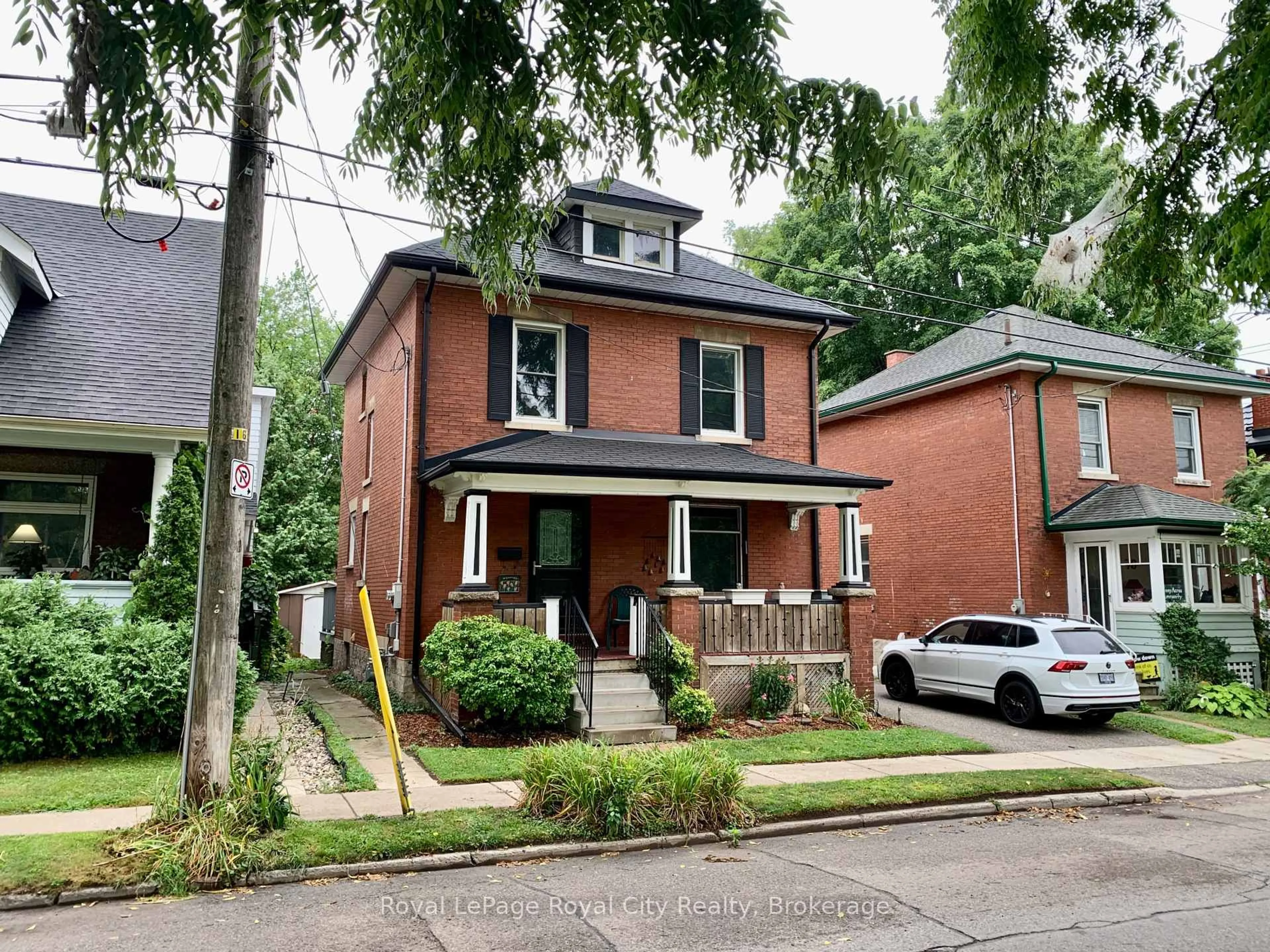 Home with brick exterior material, street for 68 Robinson Ave, Guelph Ontario N1H 2Z1