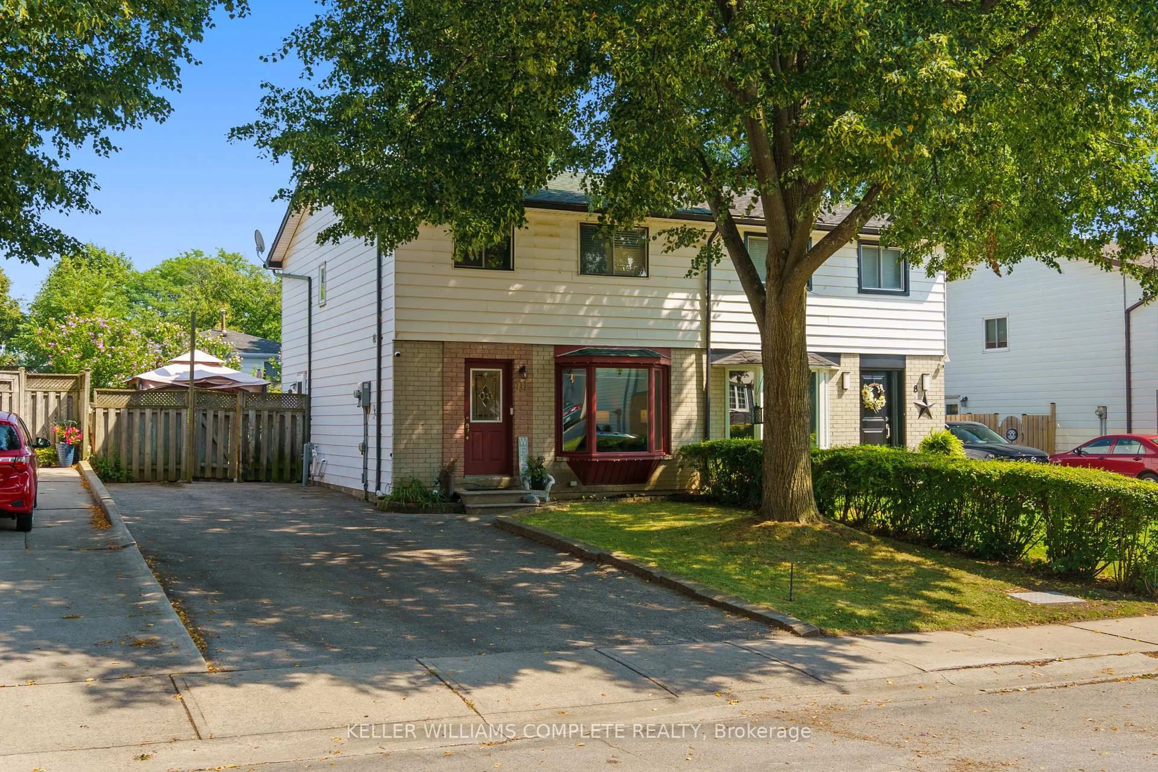 Unknown for 10 Glen Eden Crt, Hamilton Ontario L9C 6H6