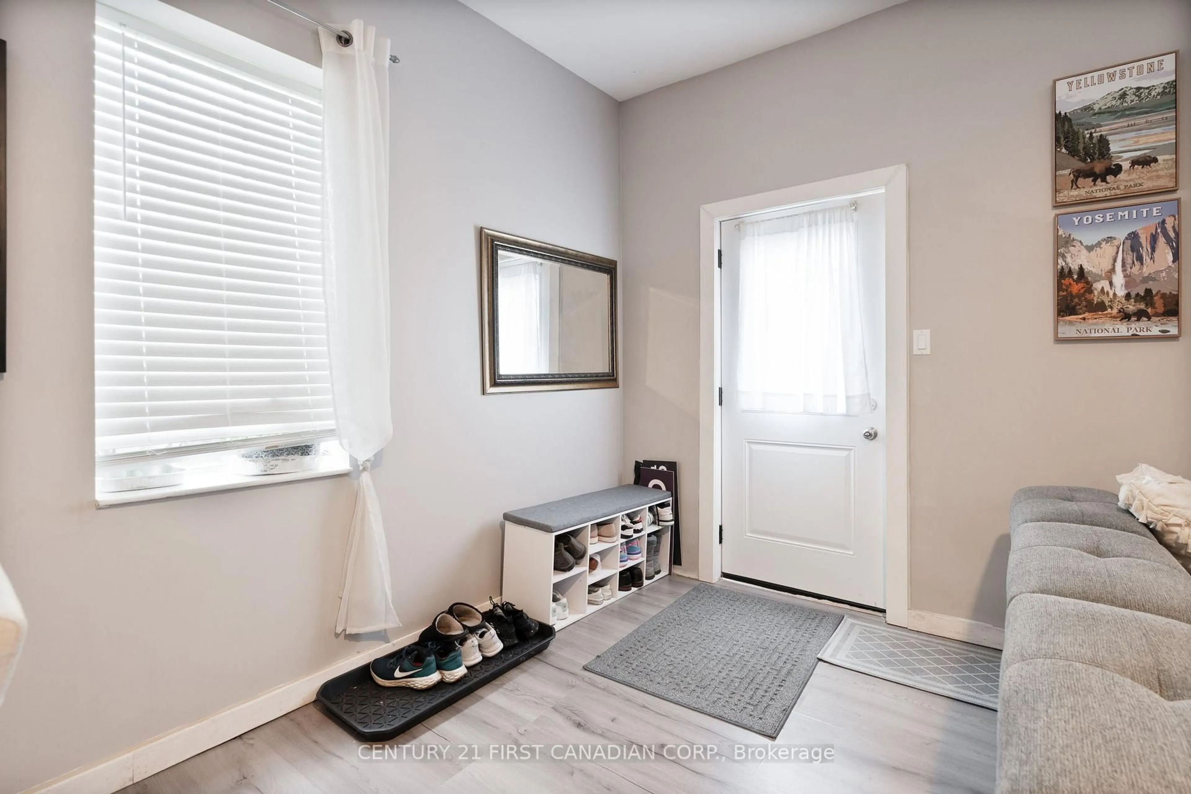 Indoor entryway for 22430 Adelaide Rd, Strathroy-Caradoc Ontario N0L 1W0