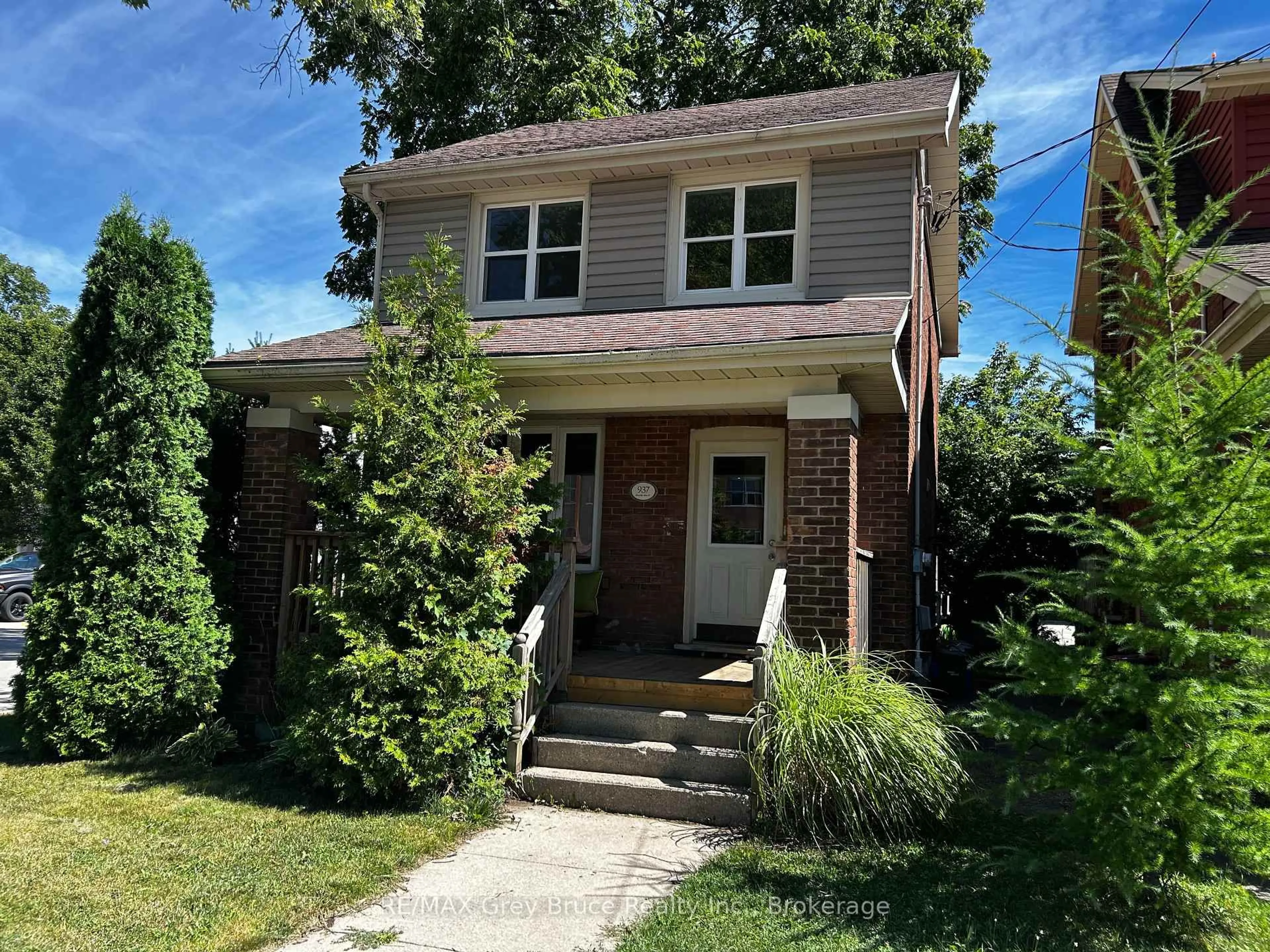 Home with brick exterior material, street for 937 4th Ave, Owen Sound Ontario N4K 2N9