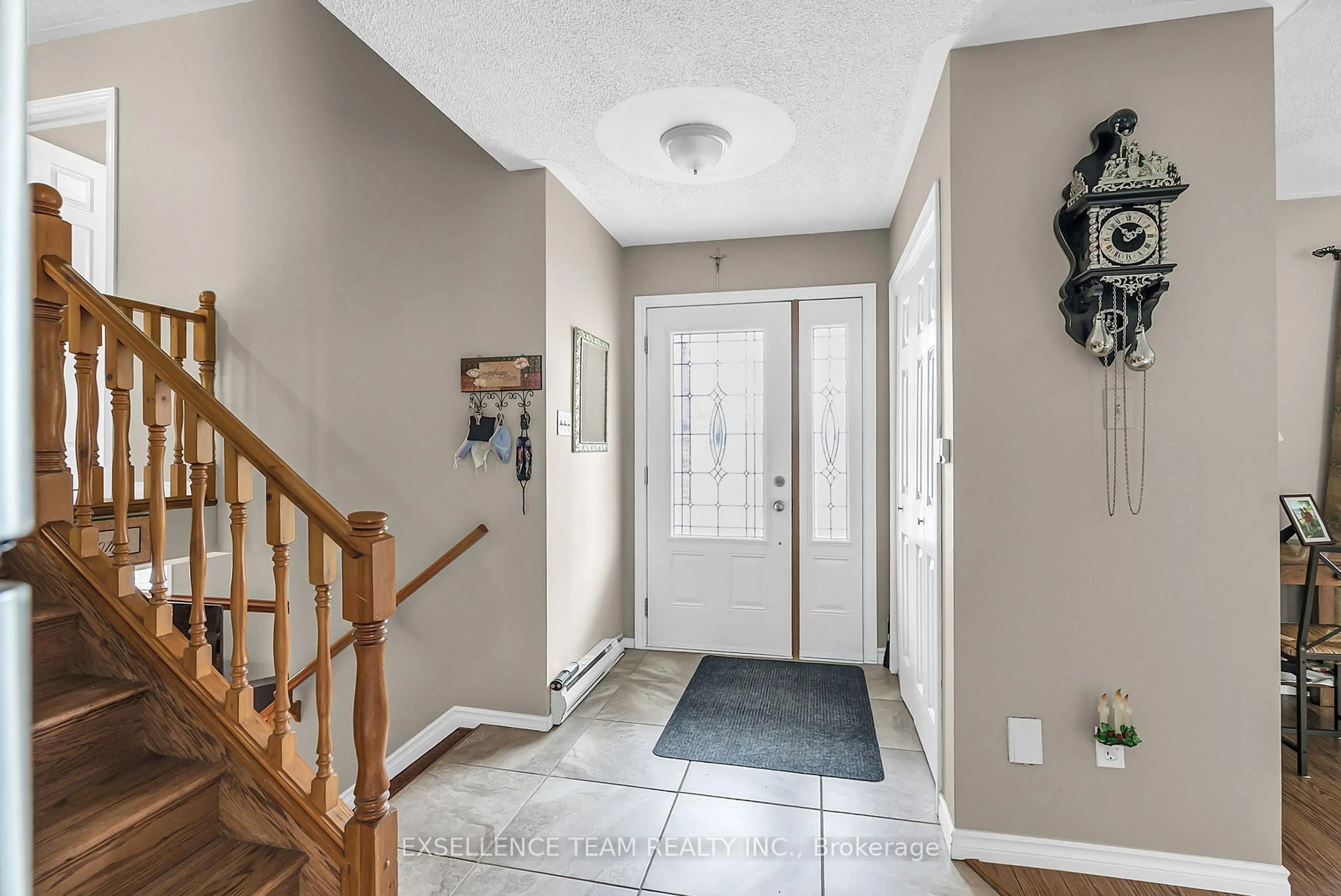 Indoor entryway for 18537 Glen Rd, South Glengarry Ontario K0C 2J0