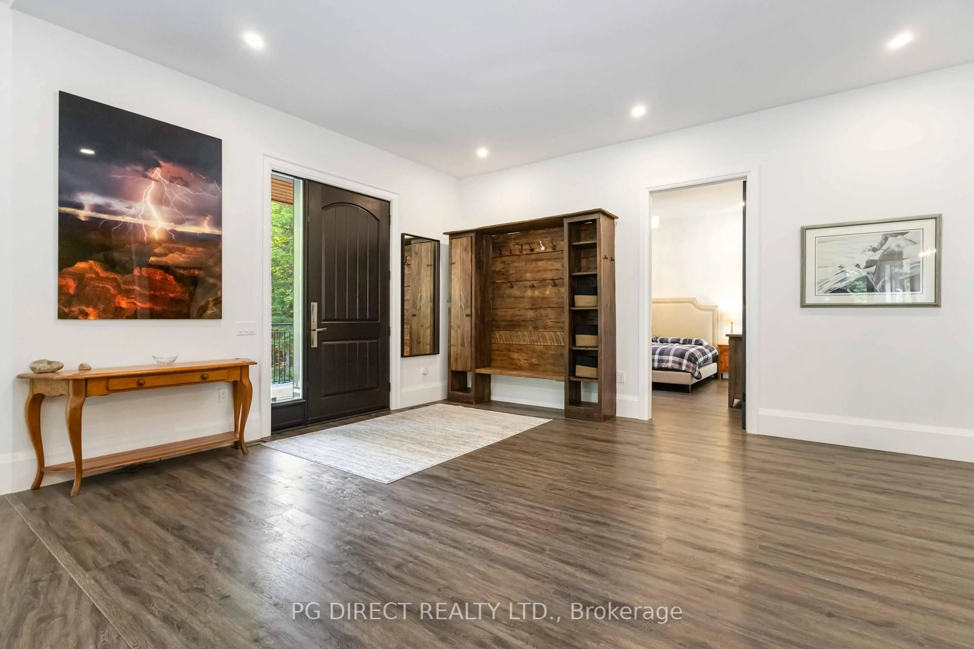 Indoor entryway for 239 Mountain St, Dysart et al Ontario K0M 1S0