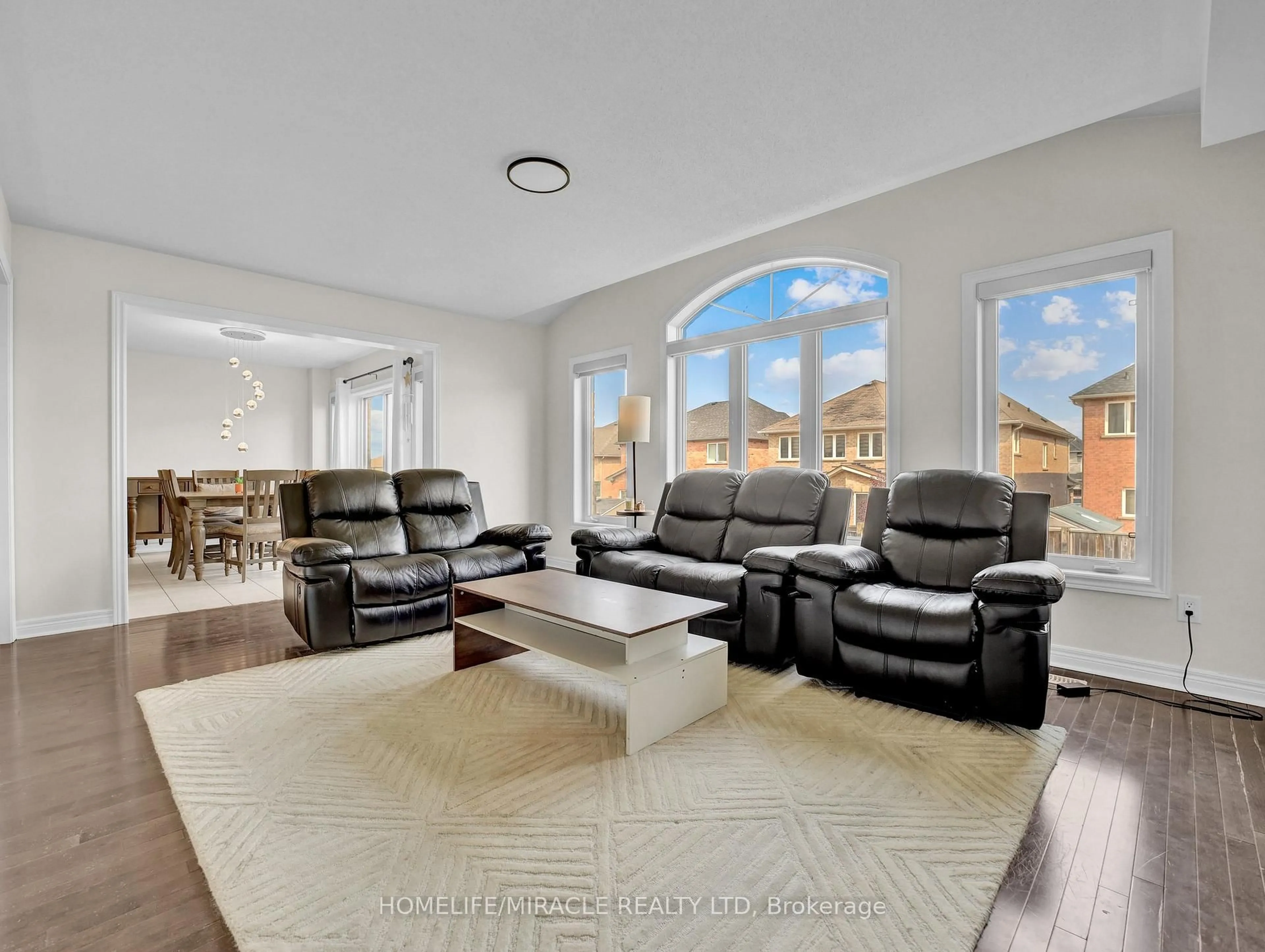 Living room with furniture, unknown for 26 STEPHENSON Rd, Brantford Ontario N3S 0B4
