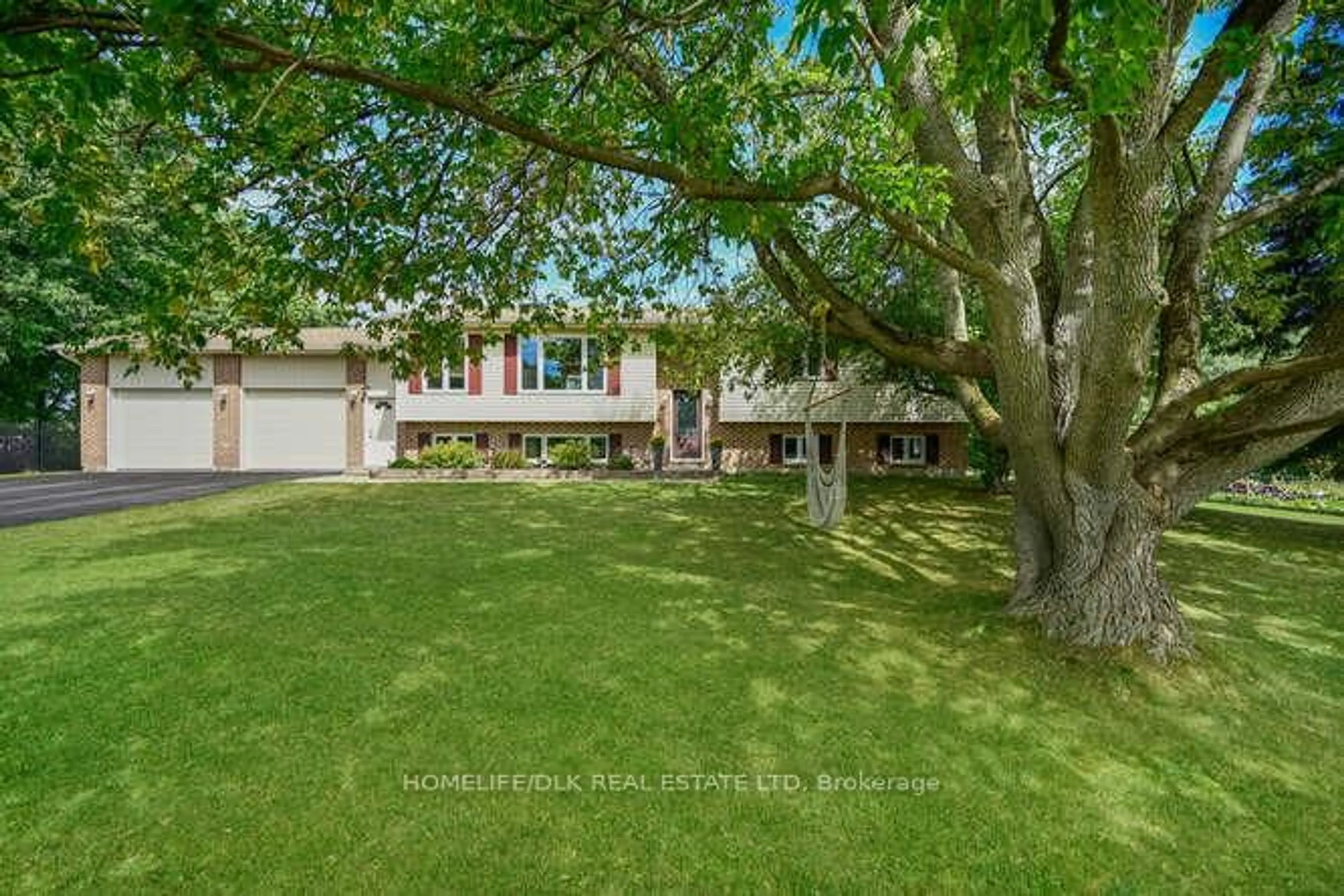 A pic from outside/outdoor area/front of a property/back of a property/a pic from drone, street for 3051 Rocky Rd, Augusta Ontario K6V 5T1