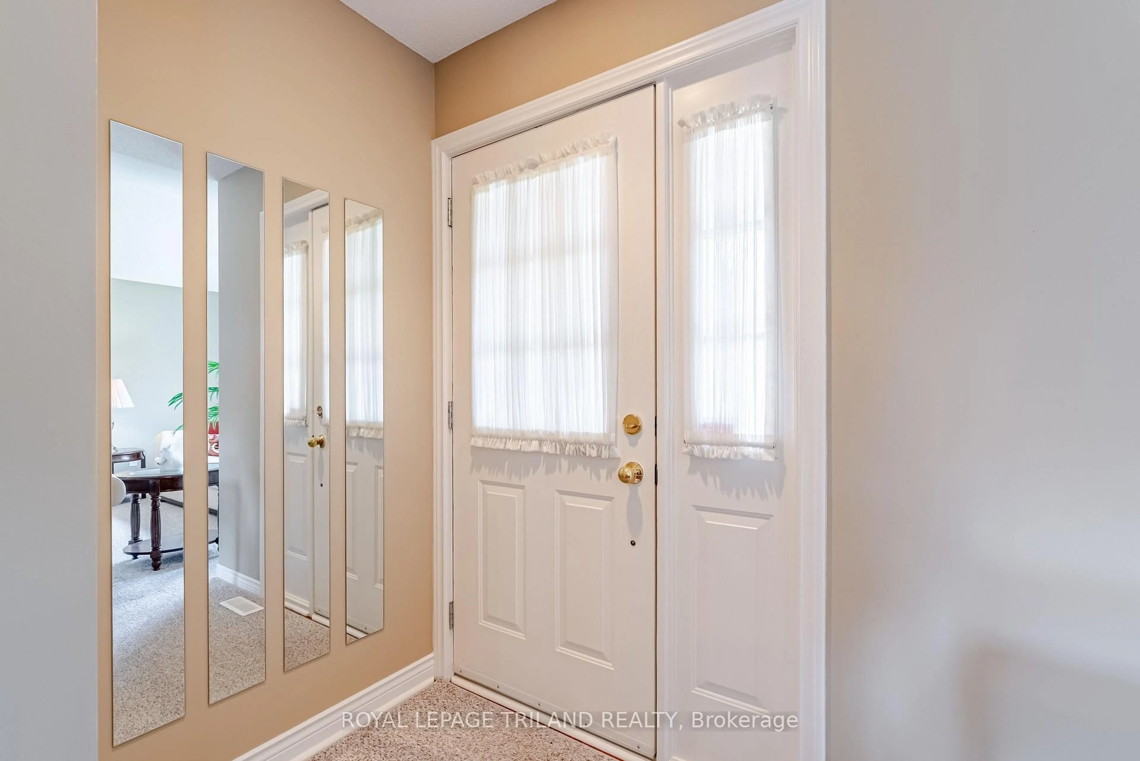 Indoor entryway for 67 Donker Dr, St. Thomas Ontario N5P 4J1