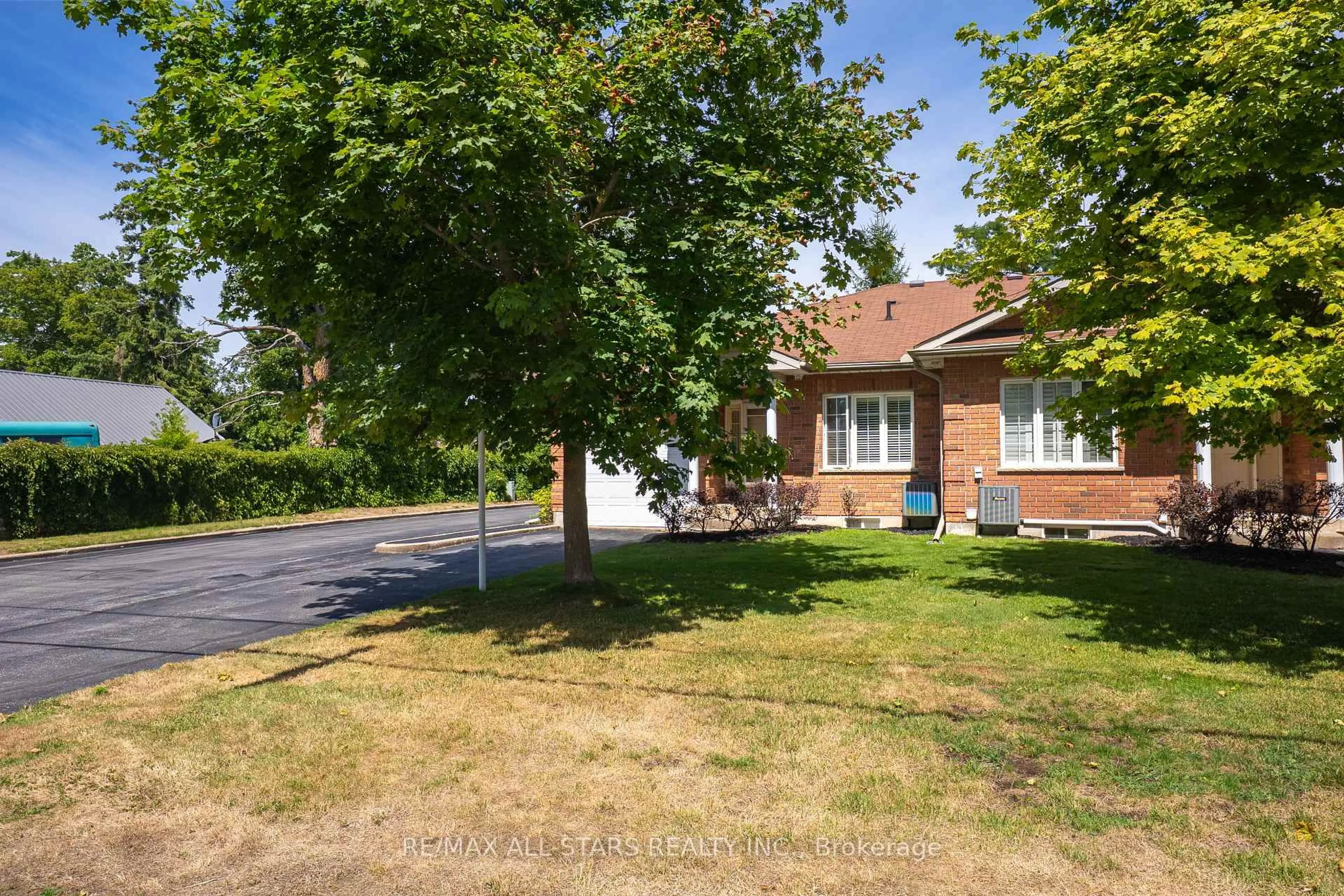 A pic from outside/outdoor area/front of a property/back of a property/a pic from drone, street for 111 colborne St #11, Kawartha Lakes Ontario K0M 1N0