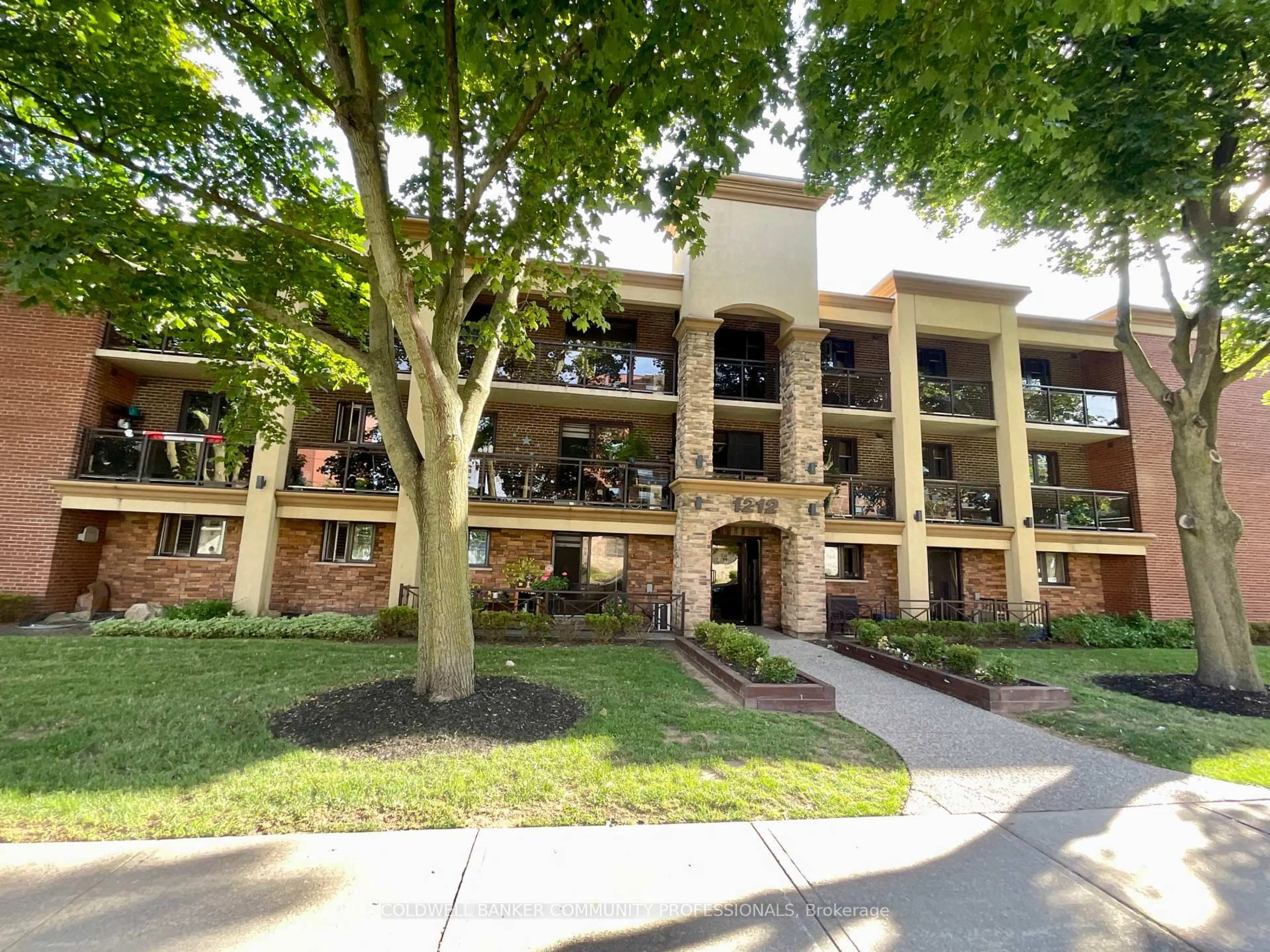 Patio, unknown for 1212 Fennell Ave #108, Hamilton Ontario L8T 1T2