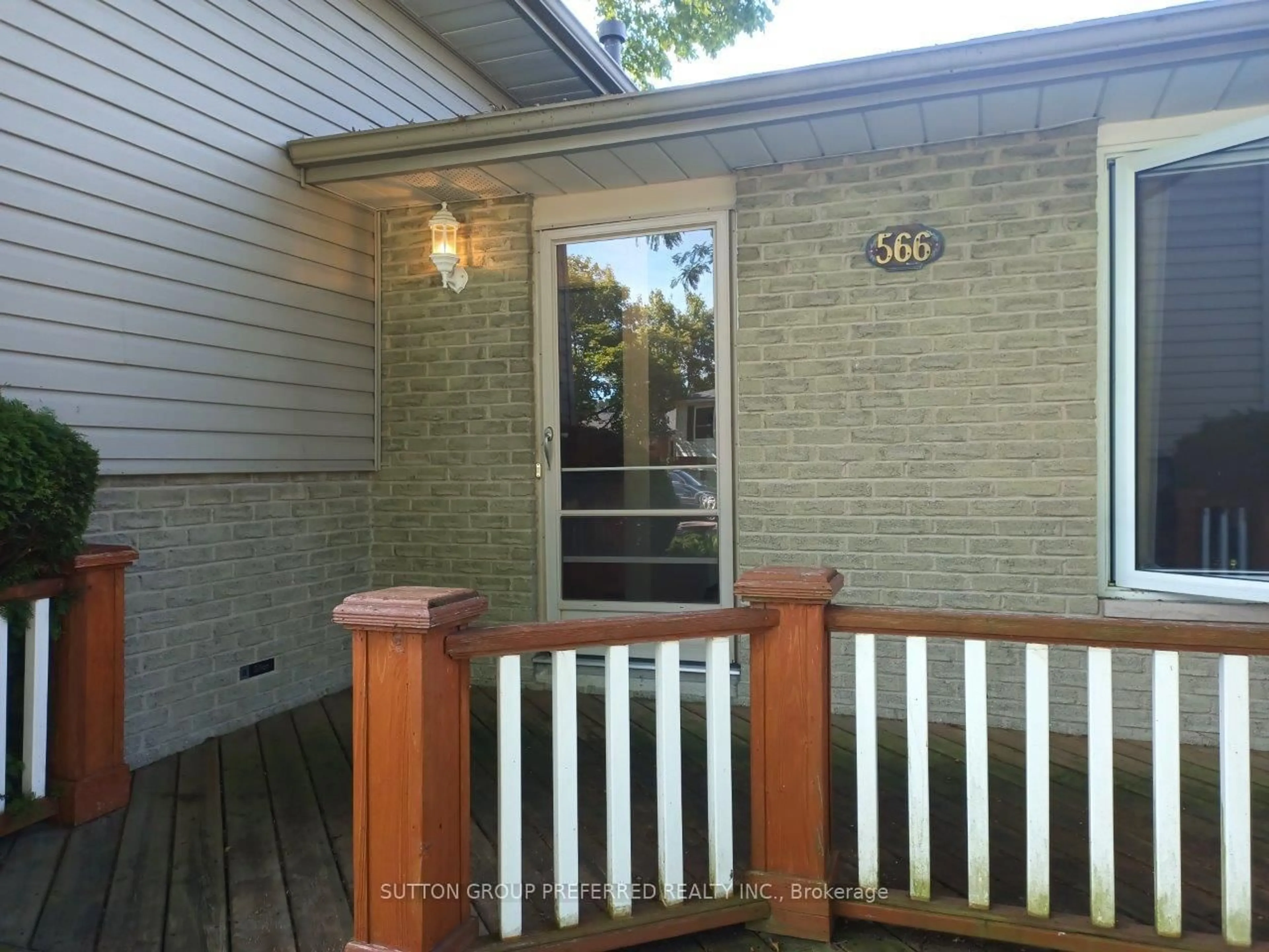 Unknown for 566 Albert Blvd, St. Clair Ontario N0N 1G0