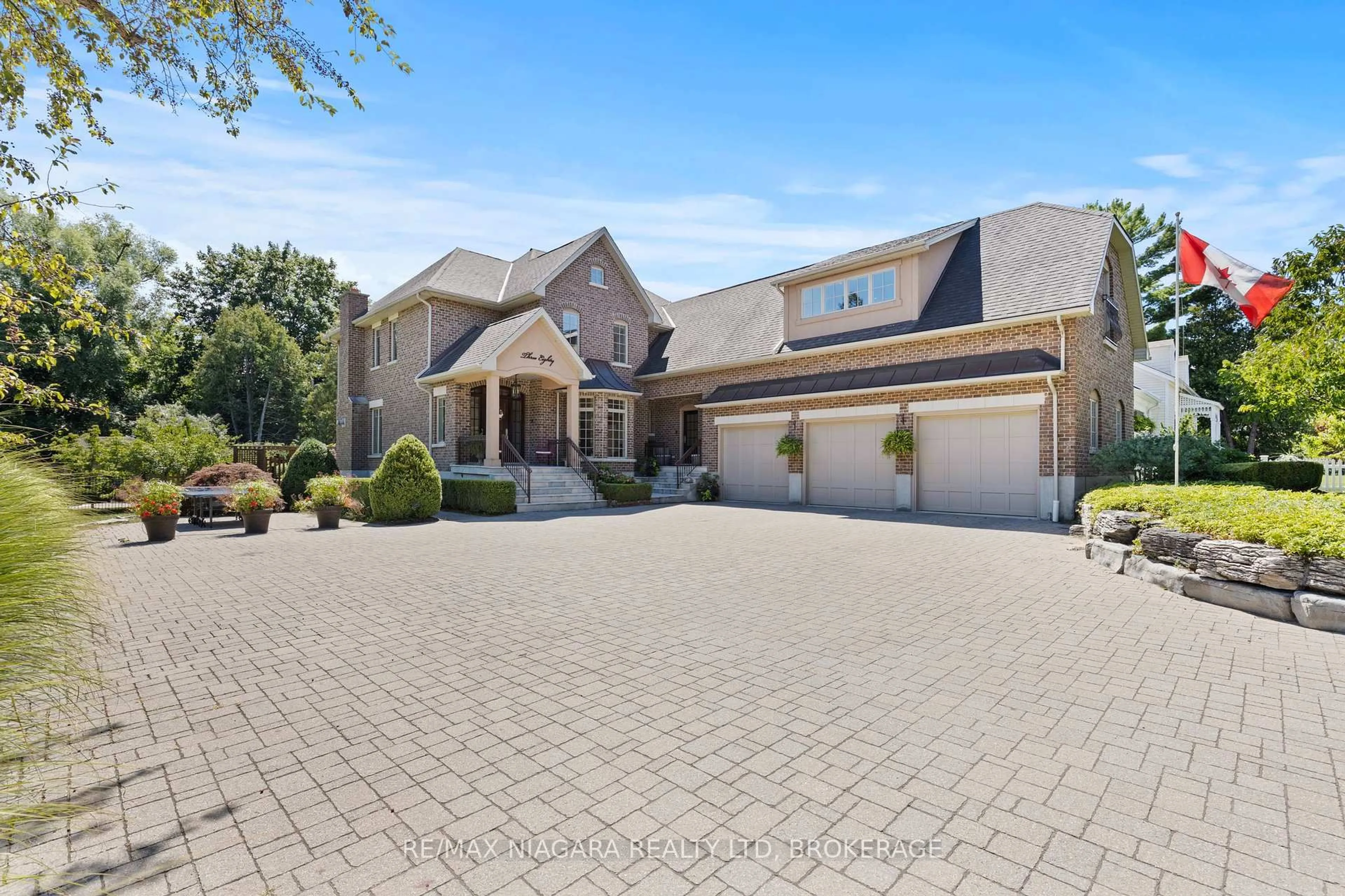Home with brick exterior material, street for 380 NASSAU St, Niagara-on-the-Lake Ontario L0S 1J0