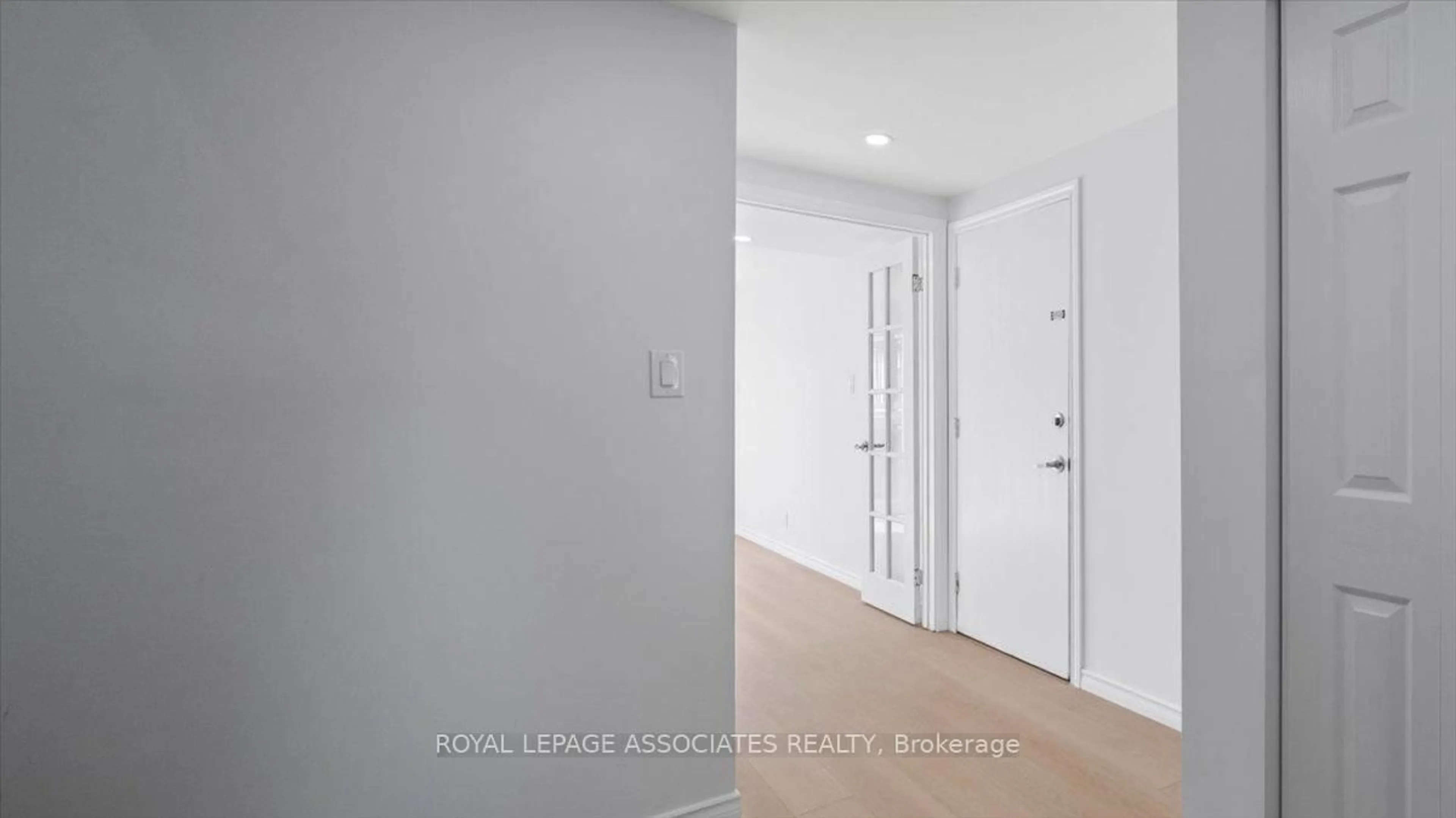 Indoor entryway for 27 Janlyn Cres, Belleville Ontario K8N 1L1