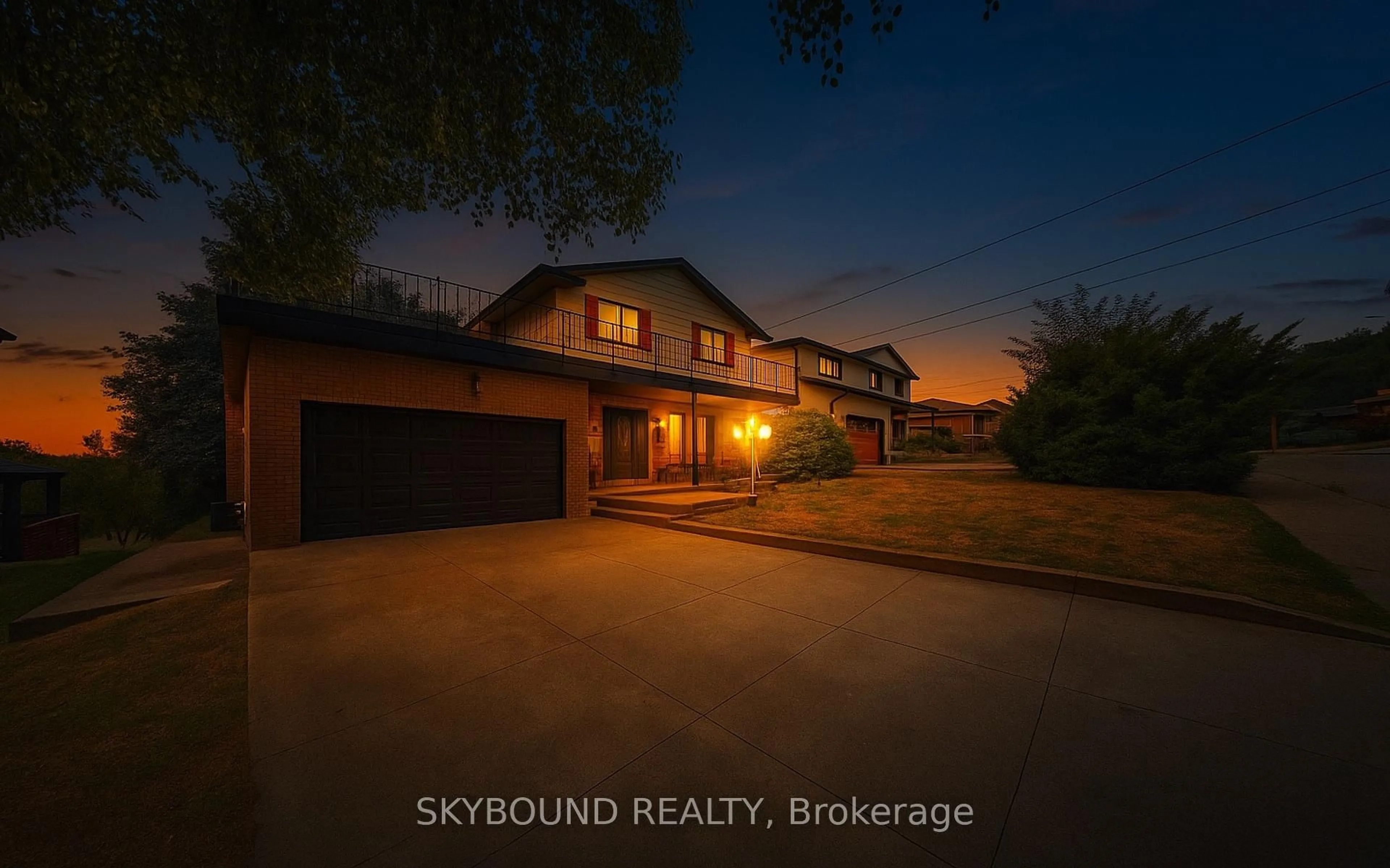 A pic from outside/outdoor area/front of a property/back of a property/a pic from drone, street for 23 Hildegard Dr, Hamilton Ontario L8K 5S1