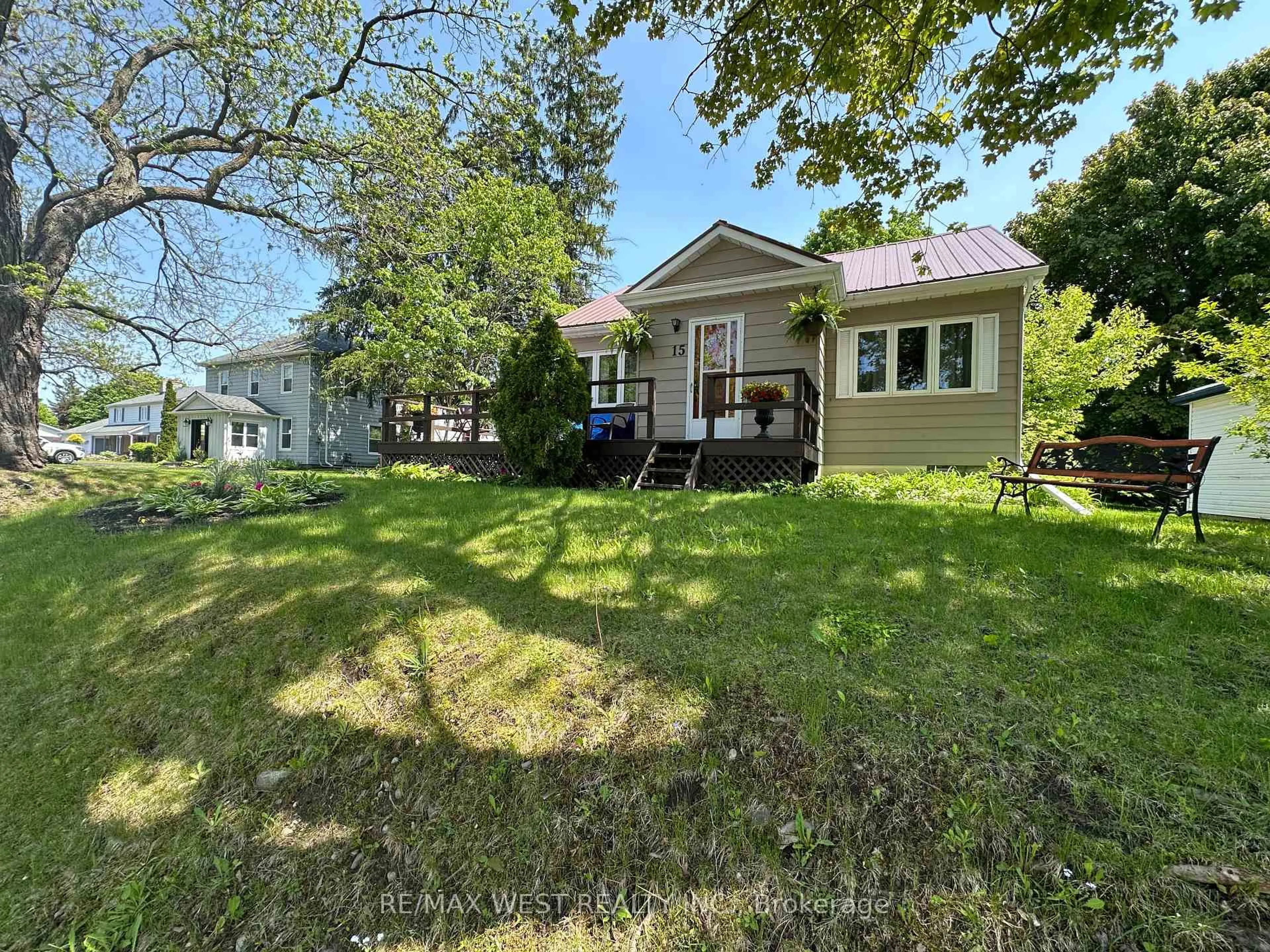 A pic from outside/outdoor area/front of a property/back of a property/a pic from drone, unknown for 15 Millwood Rd, Erin Ontario N0B 1T0