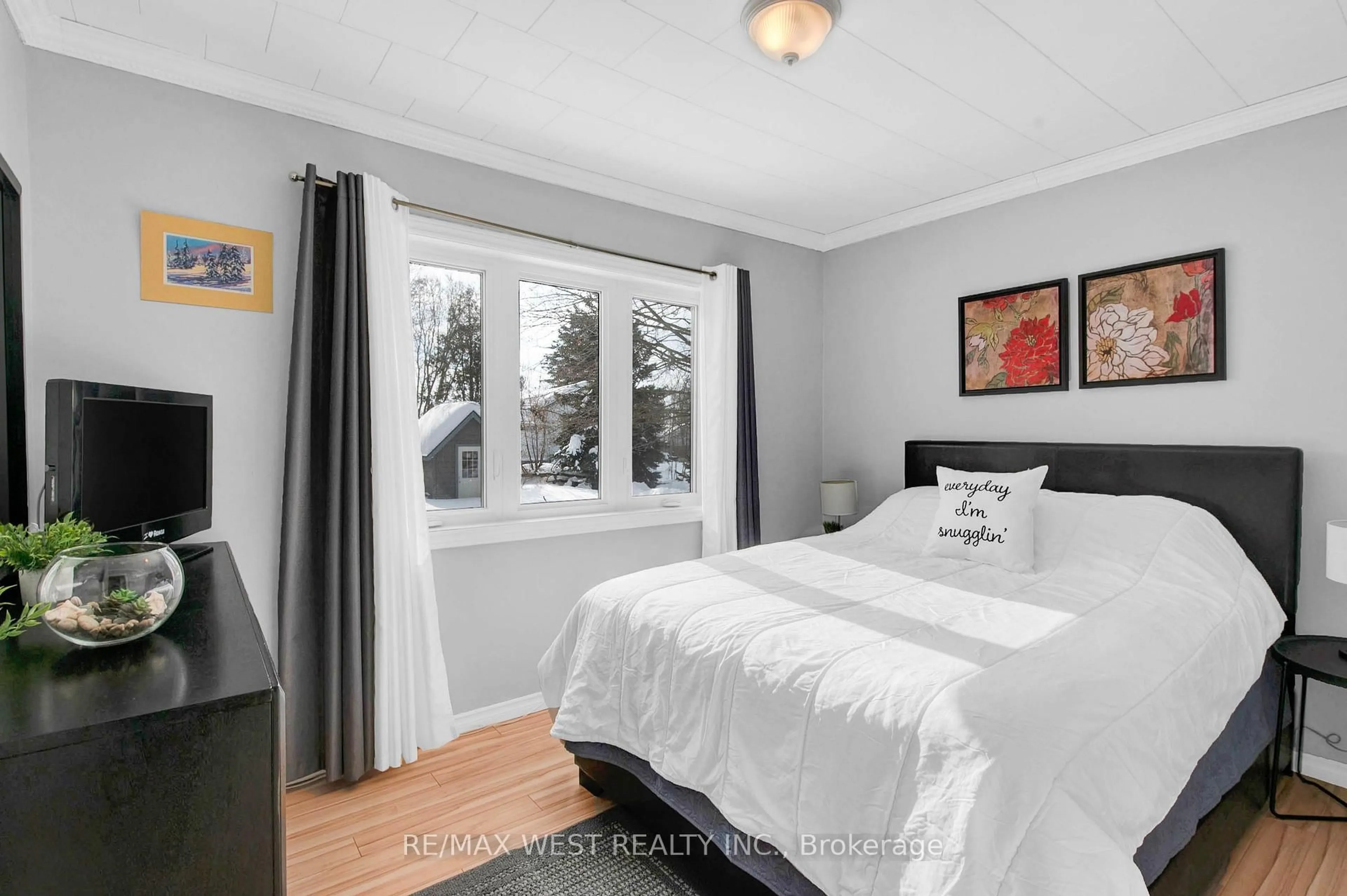 Bedroom with bed, unknown for 15 Millwood Rd, Erin Ontario N0B 1T0