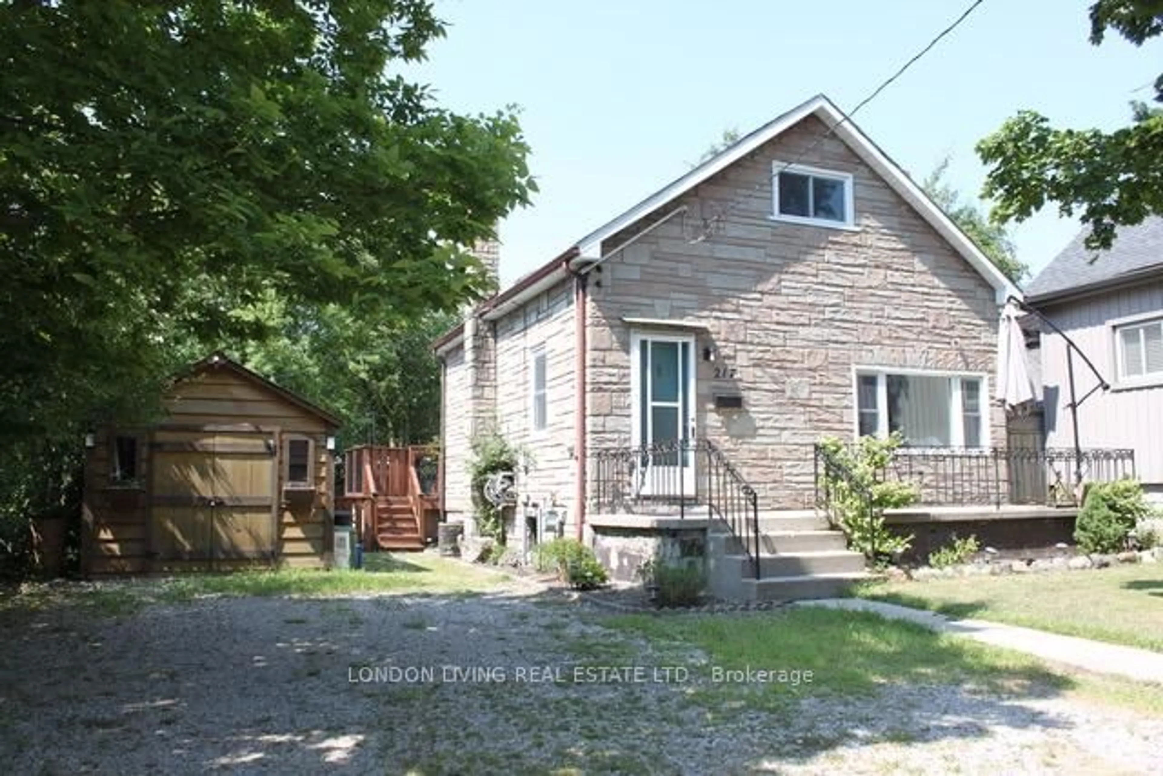 Unknown for 217 Giles St, London East Ontario N5Z 2V9