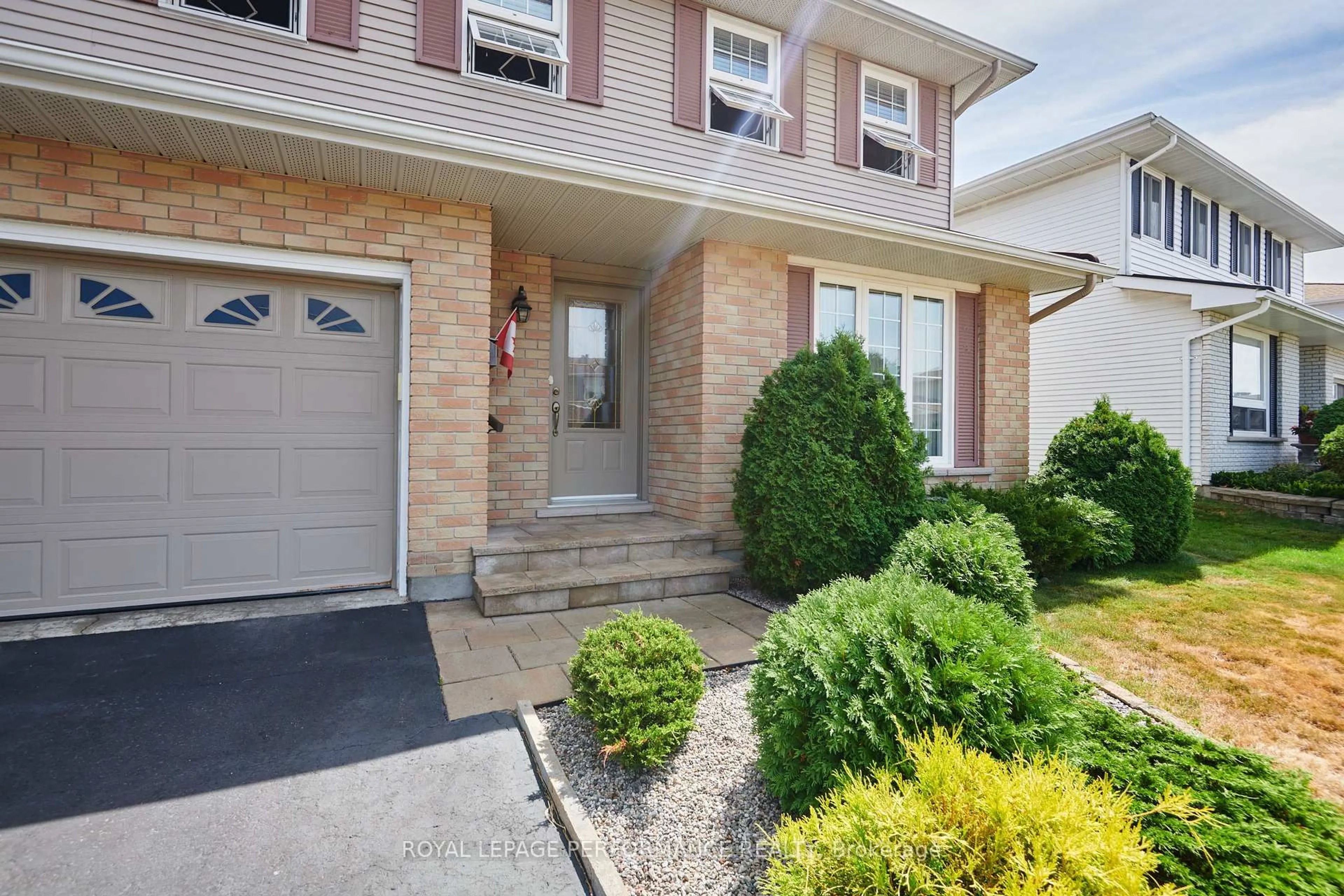 Unknown for 124 Medhurst Dr, Ottawa Ontario K2G 4L6
