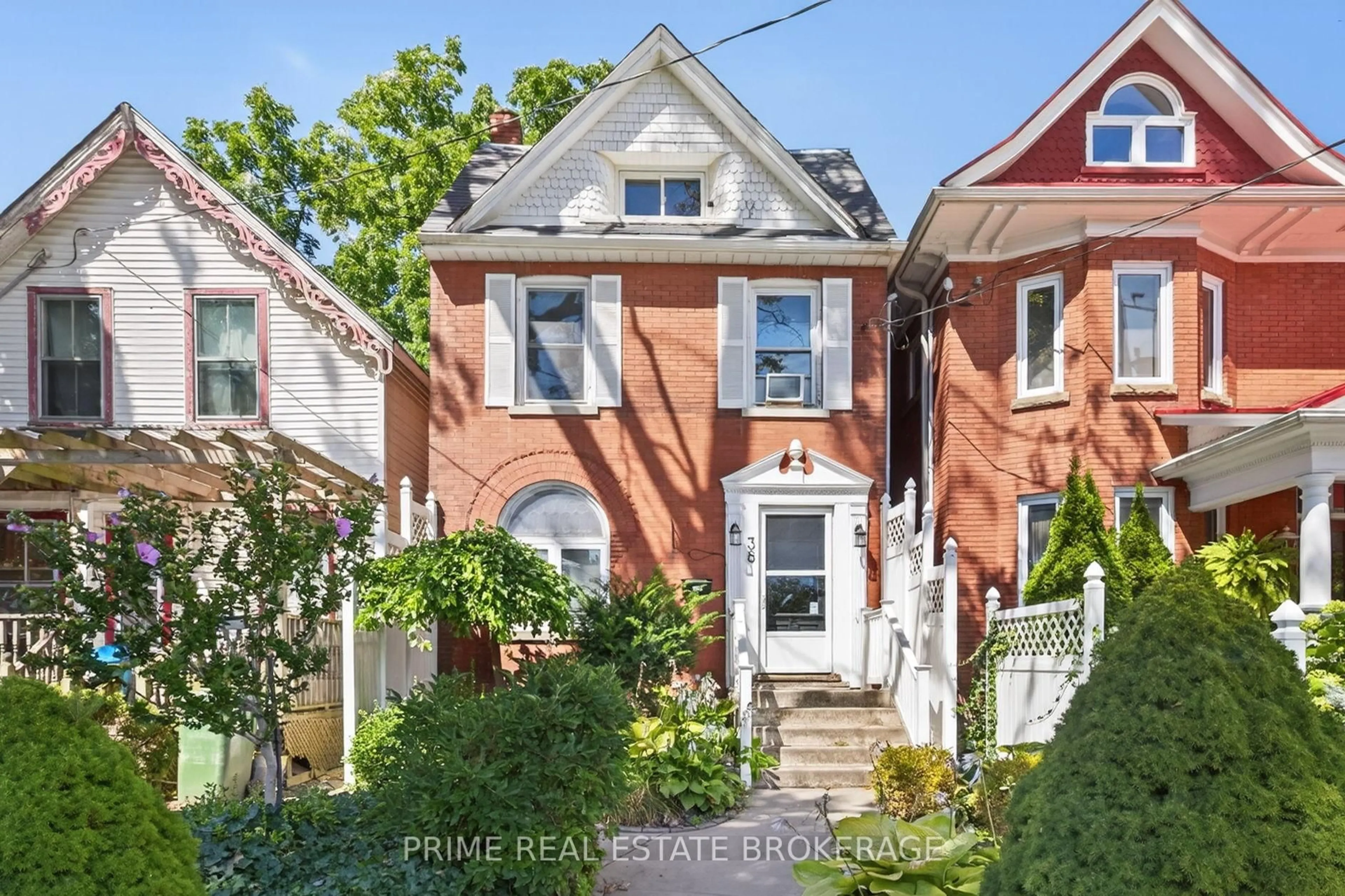 Home with brick exterior material, street for 38 Hincks St, St. Thomas Ontario N5R 3N6