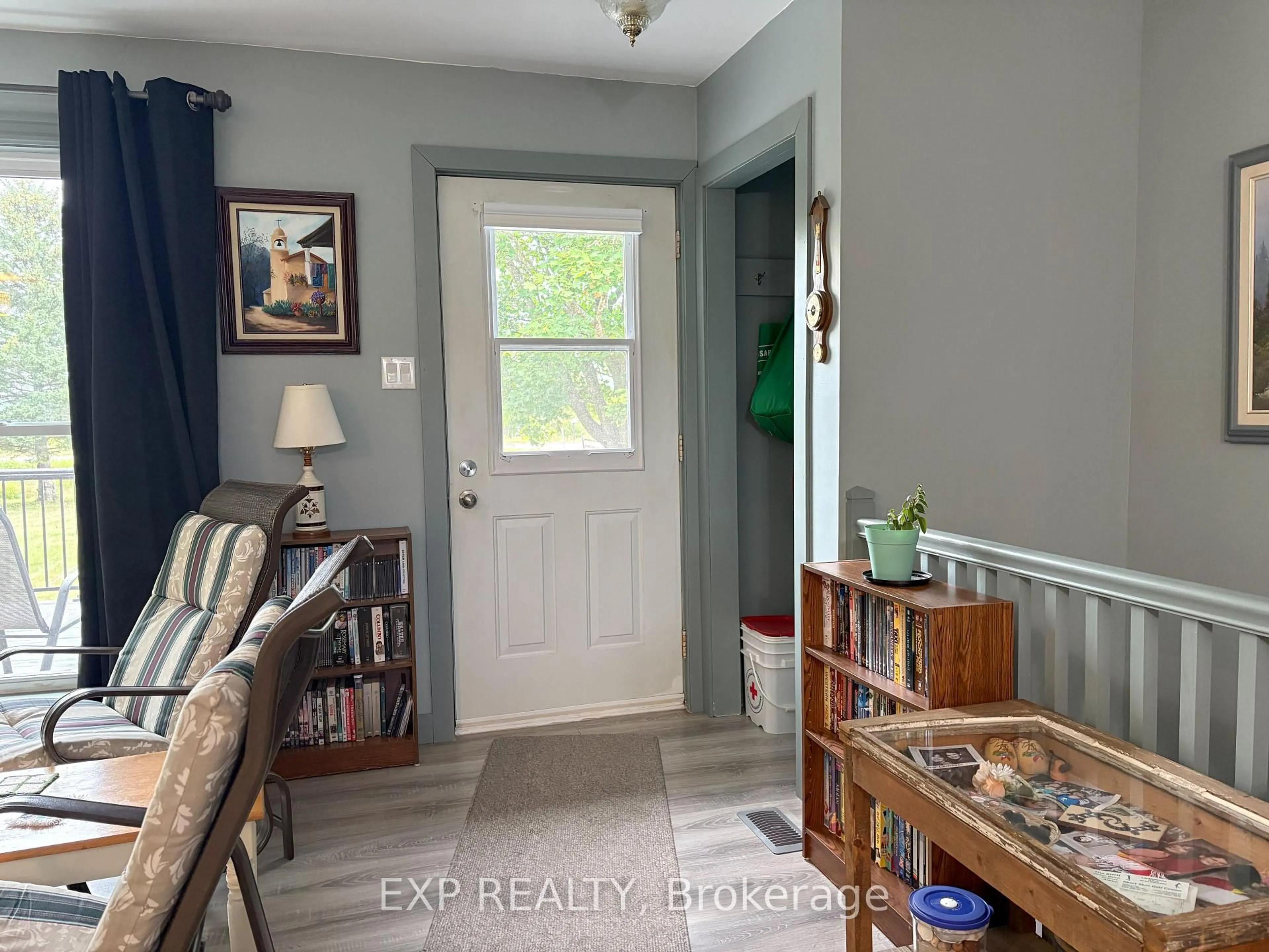 Indoor entryway for 393 South Mcnaughton Rd, Renfrew Ontario K7V 3Z5