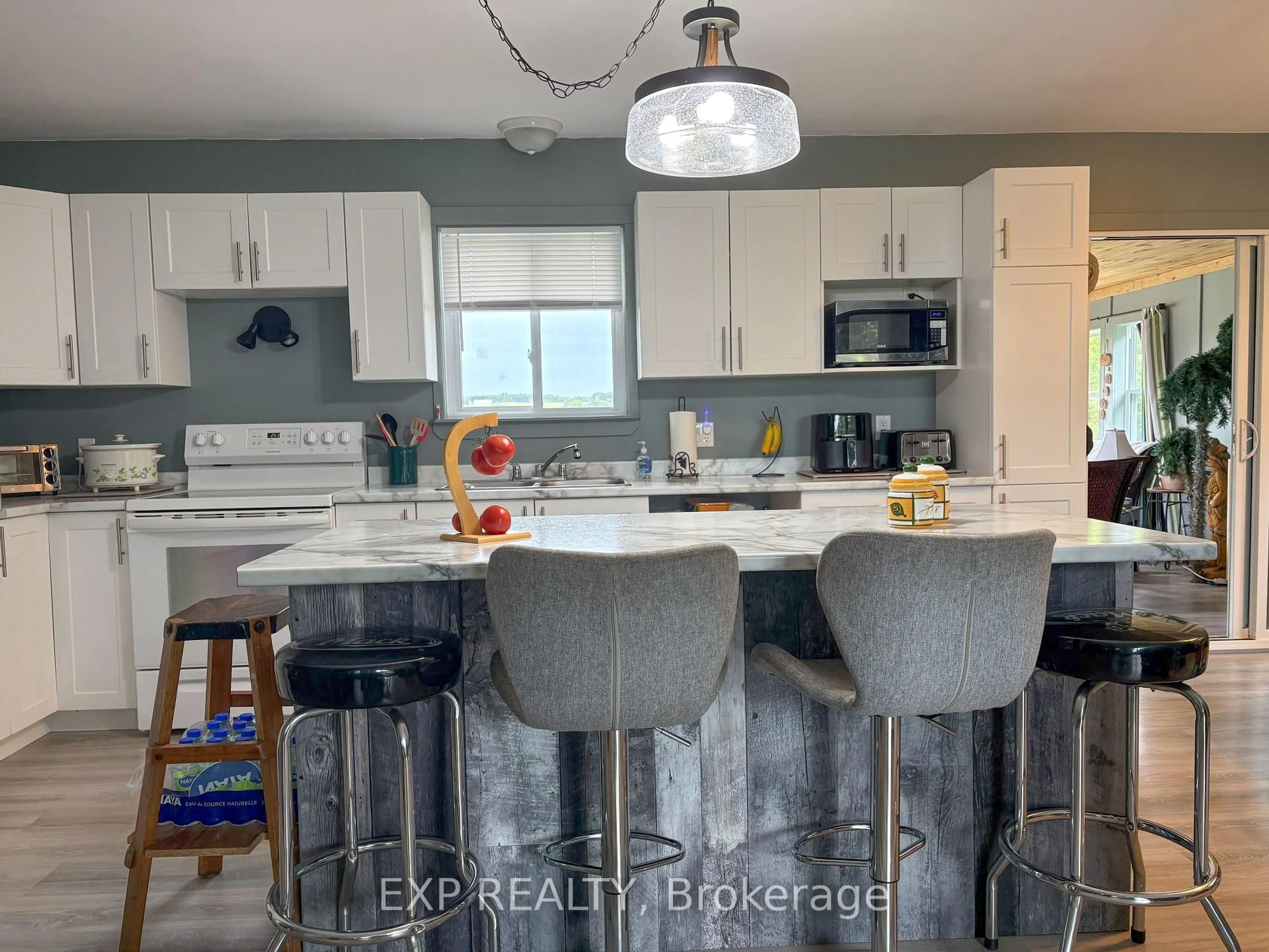 Open concept kitchen, unknown for 393 South Mcnaughton Rd, Renfrew Ontario K7V 3Z5