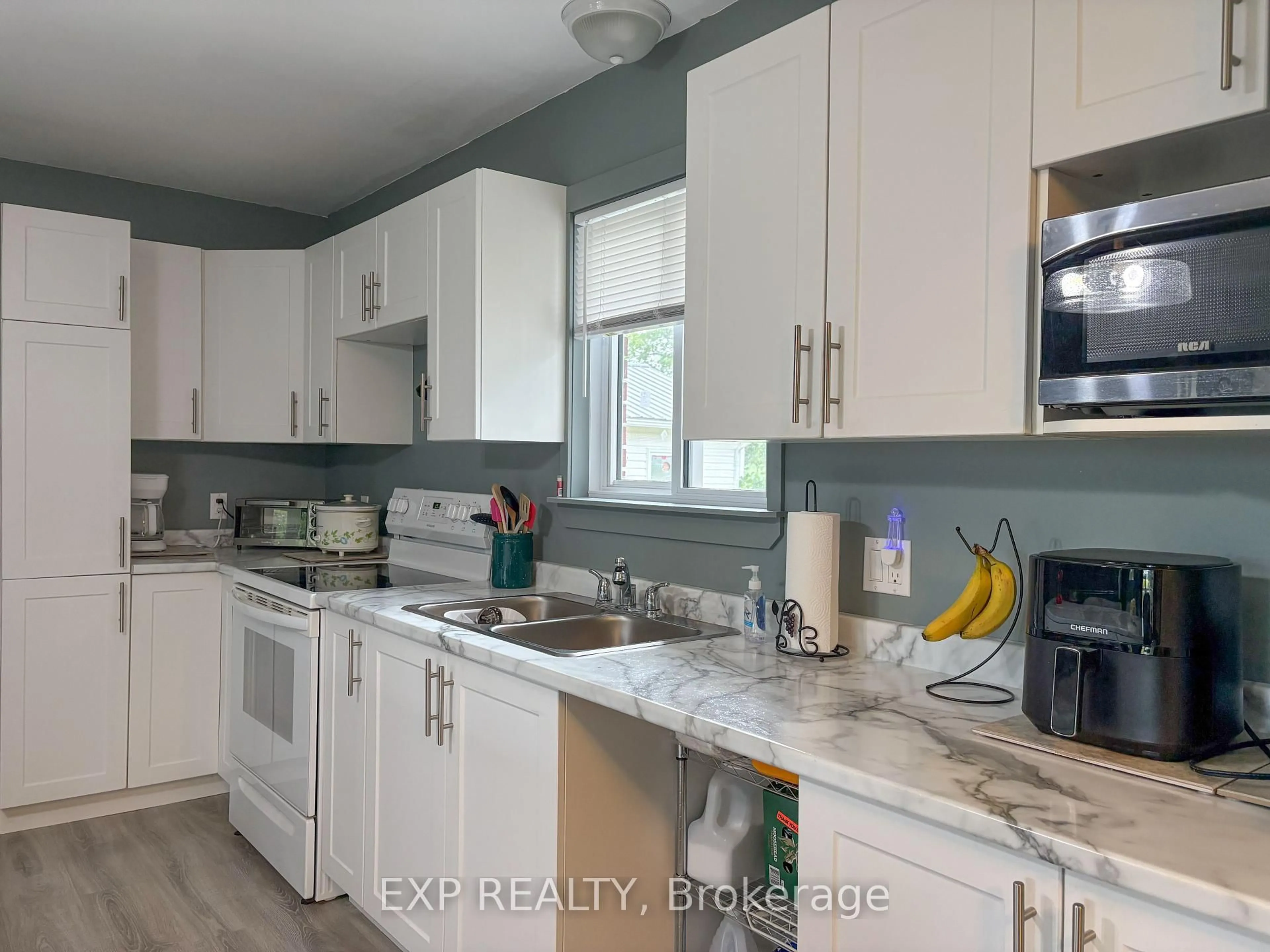 Open concept kitchen, ceramic/tile floor for 393 South Mcnaughton Rd, Renfrew Ontario K7V 3Z5
