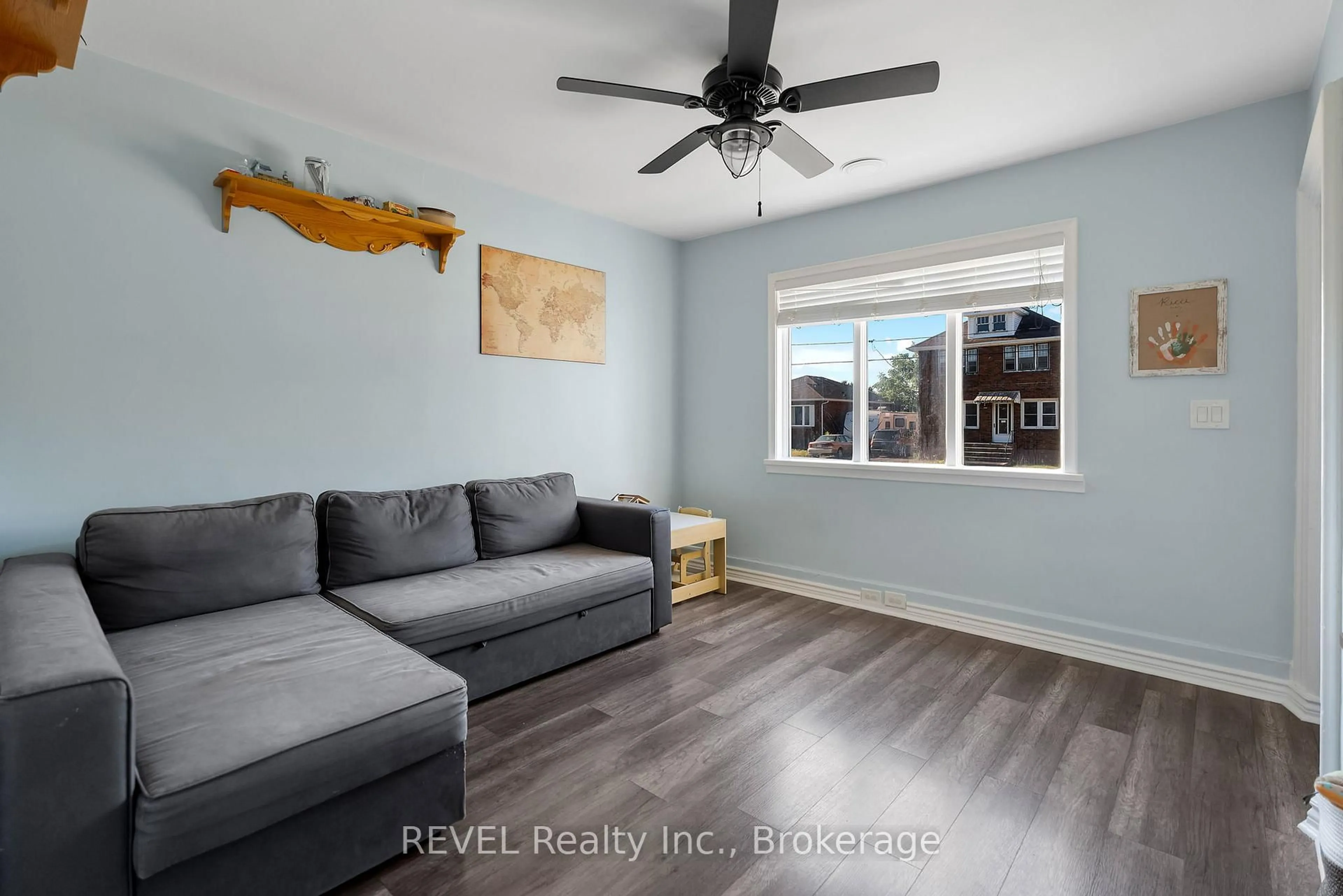 Living room with furniture, unknown for 206 Bell St, Port Colborne Ontario L3K 1J3