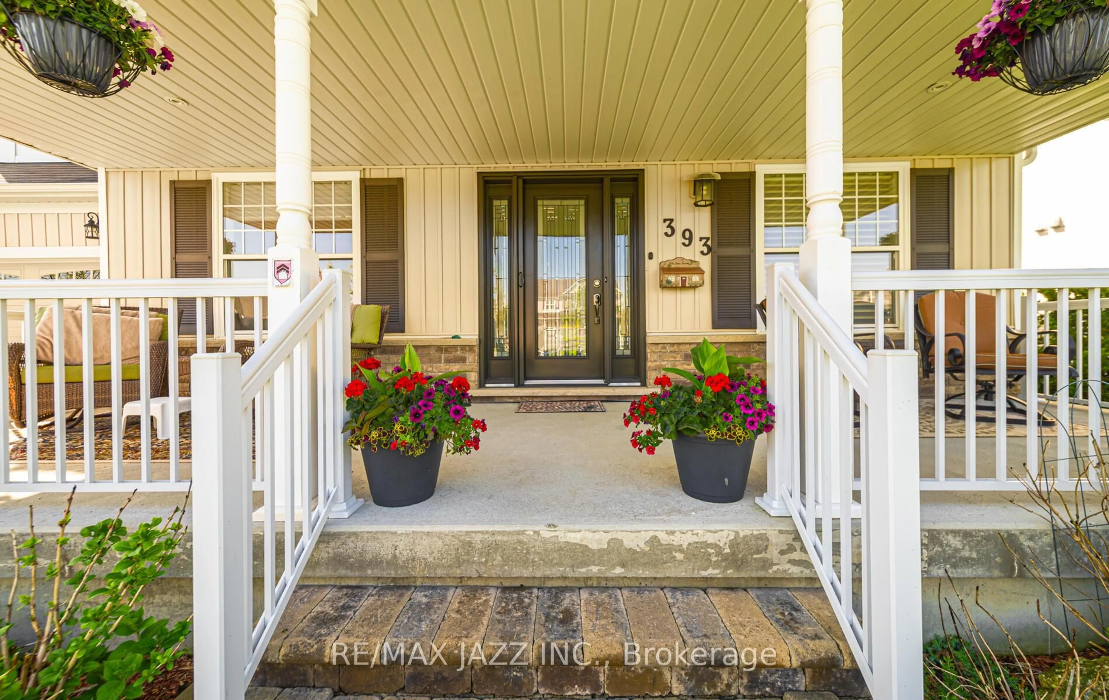 Indoor entryway for 393 Lakeshore Rd, Port Hope Ontario L1A 0A4