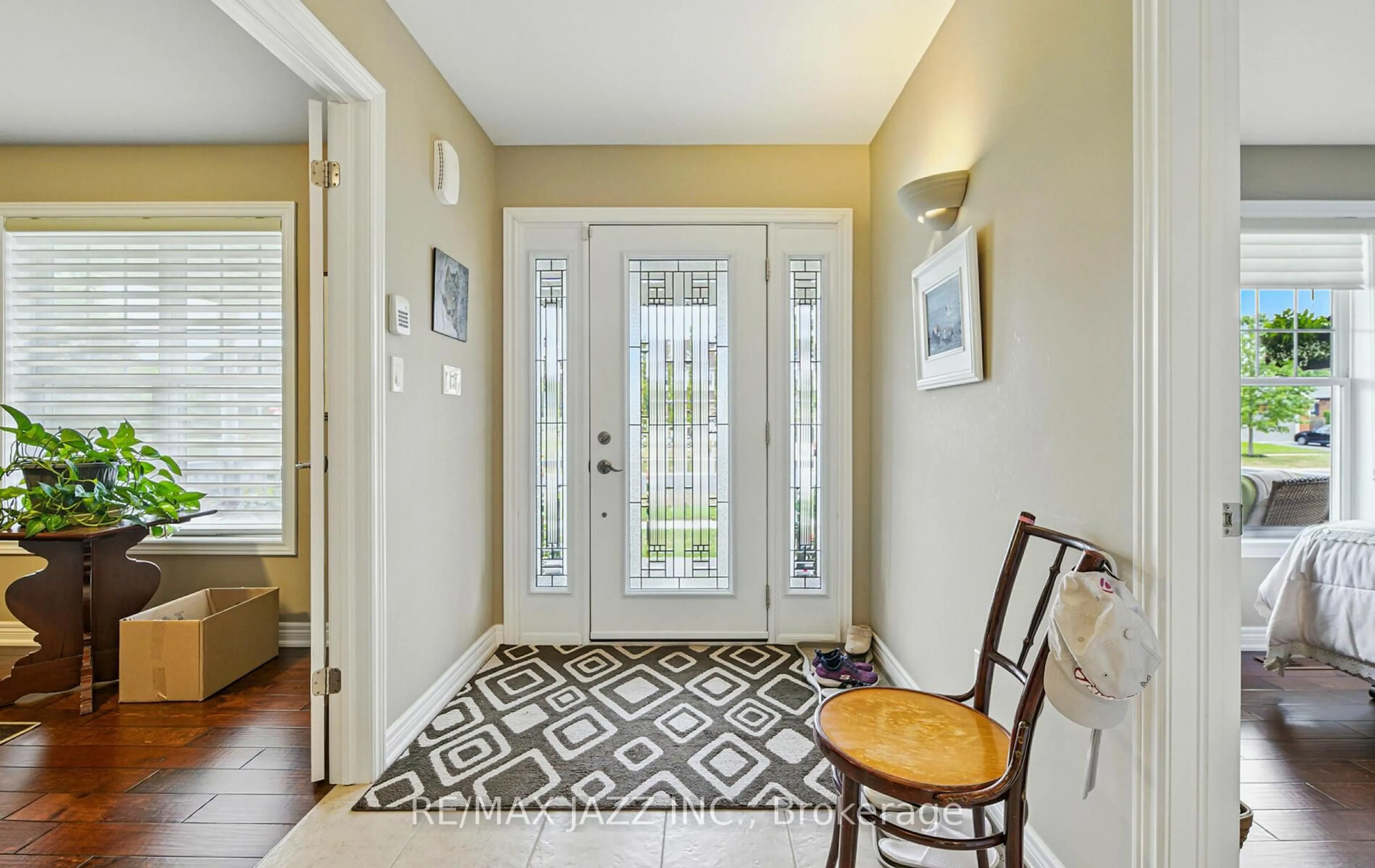 Indoor entryway for 393 Lakeshore Rd, Port Hope Ontario L1A 0A4