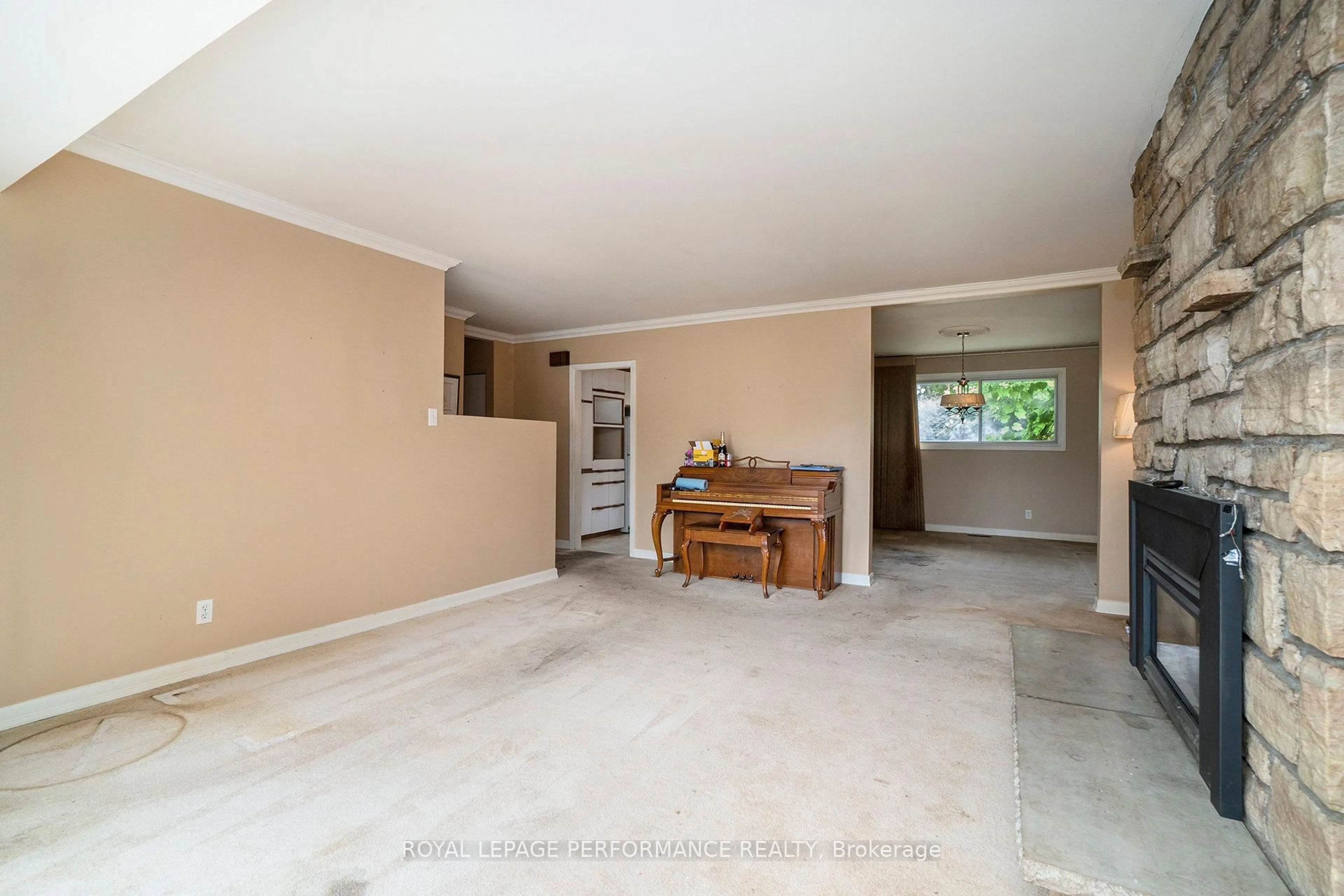 A pic of a room for 29 Horner Dr, Ottawa Ontario K2H 5E8