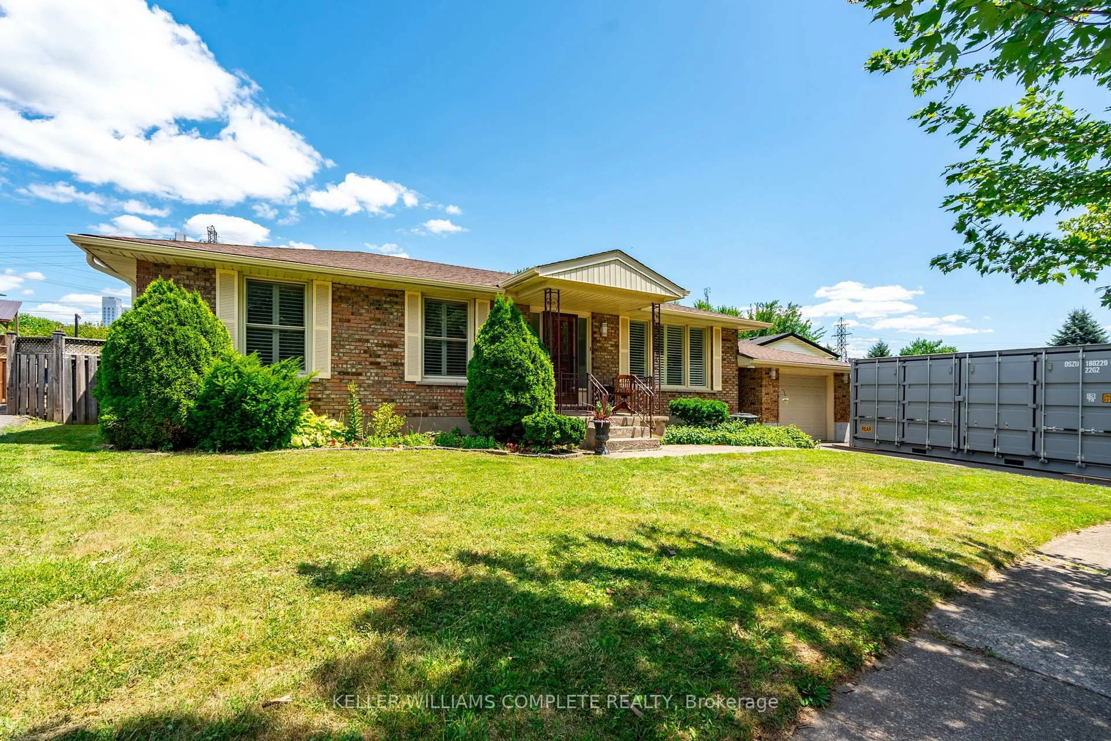 Home with brick exterior material, street for 5712 Sunnylea Cres, Niagara Falls Ontario L2G 2R9