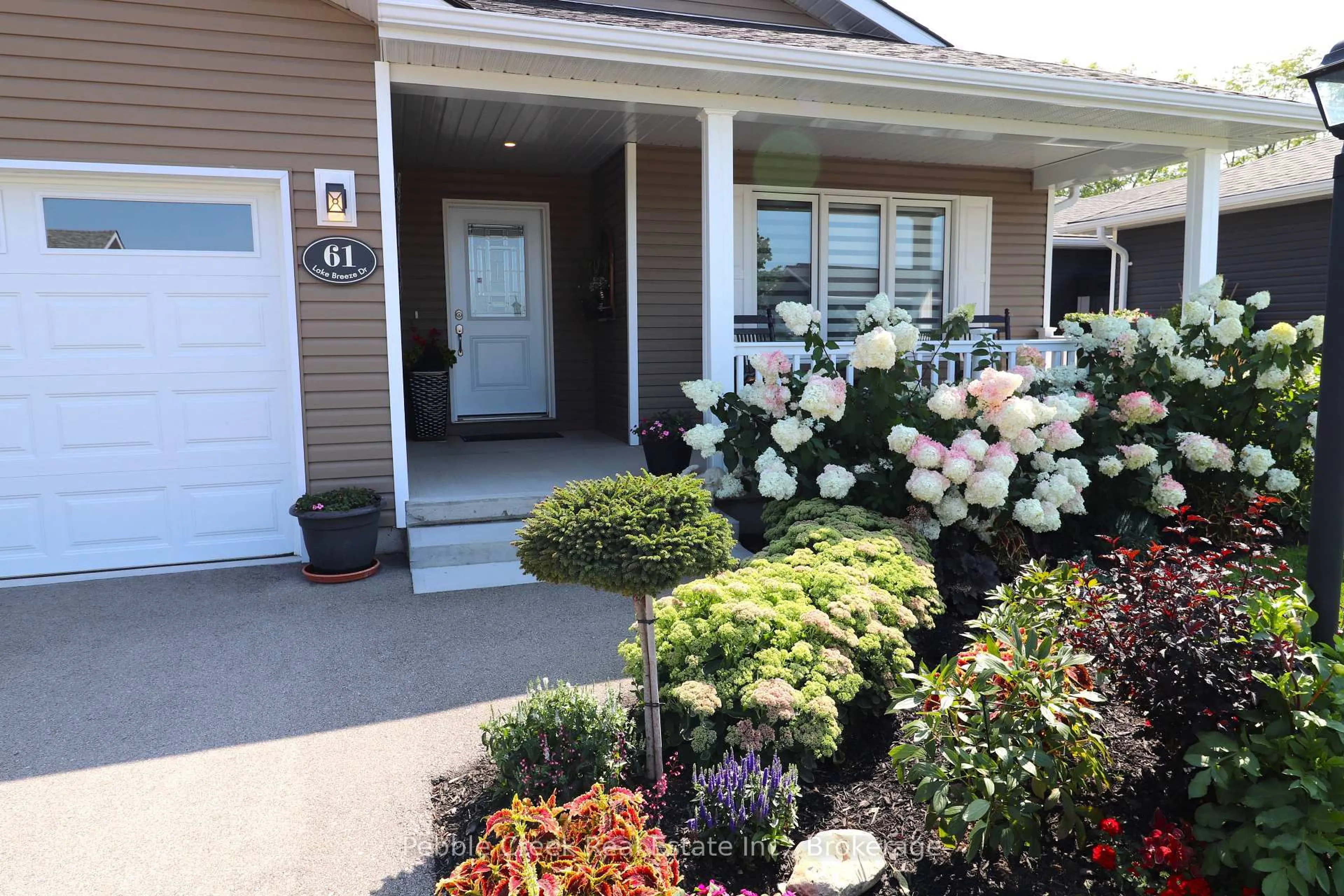 Indoor entryway for 61 Lake Breeze Dr, Ashfield-Colborne-Wawanosh Ontario N7A 0B8