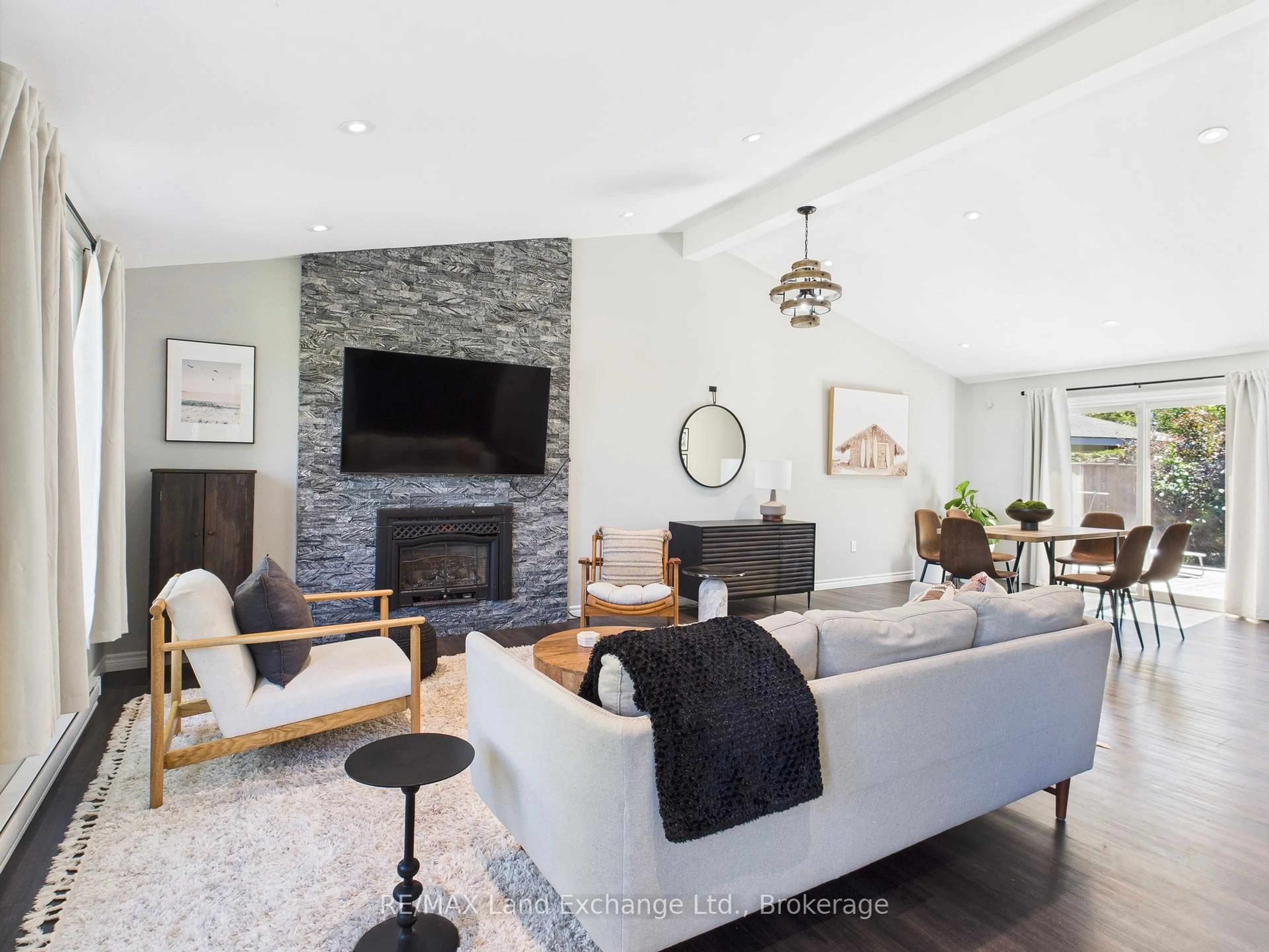 Living room with furniture, unknown for 23 Goderich St, Kincardine Ontario N2Z 2L2