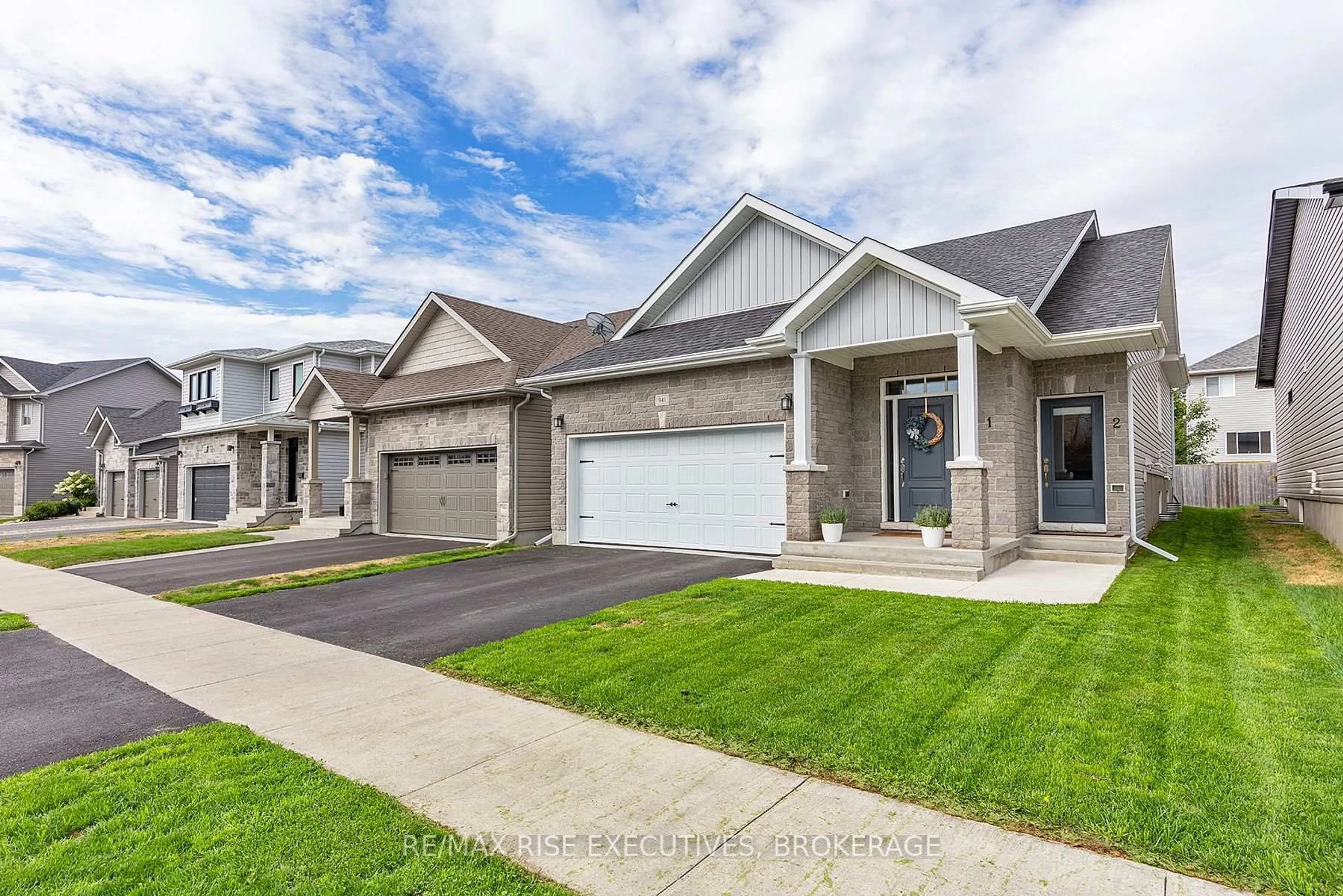 Unknown for 941 Edward Riley Dr, Kingston Ontario K7P 0J7