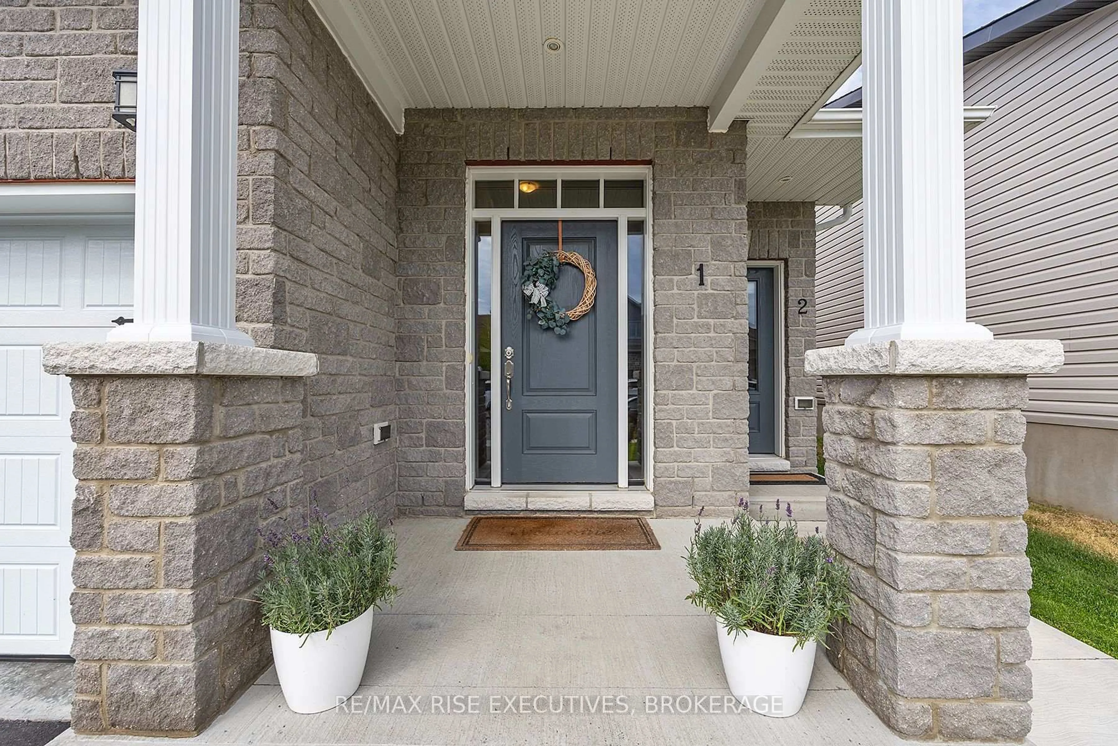 Indoor entryway for 941 Edward Riley Dr, Kingston Ontario K7P 0J7