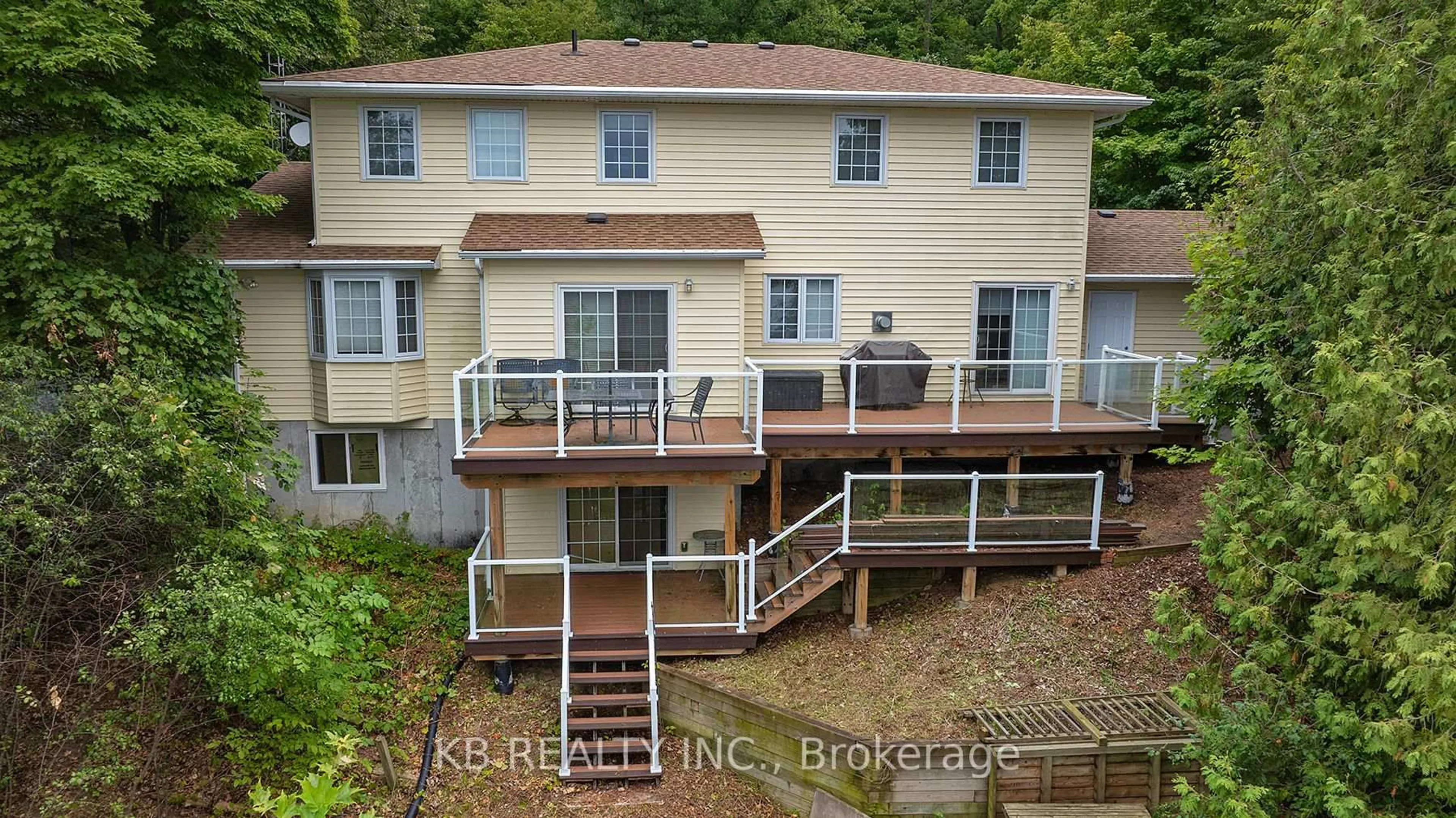 A pic from outside/outdoor area/front of a property/back of a property/a pic from drone, building for 162 Lasher's Rd Rd, Napanee Ontario K7R 3K8