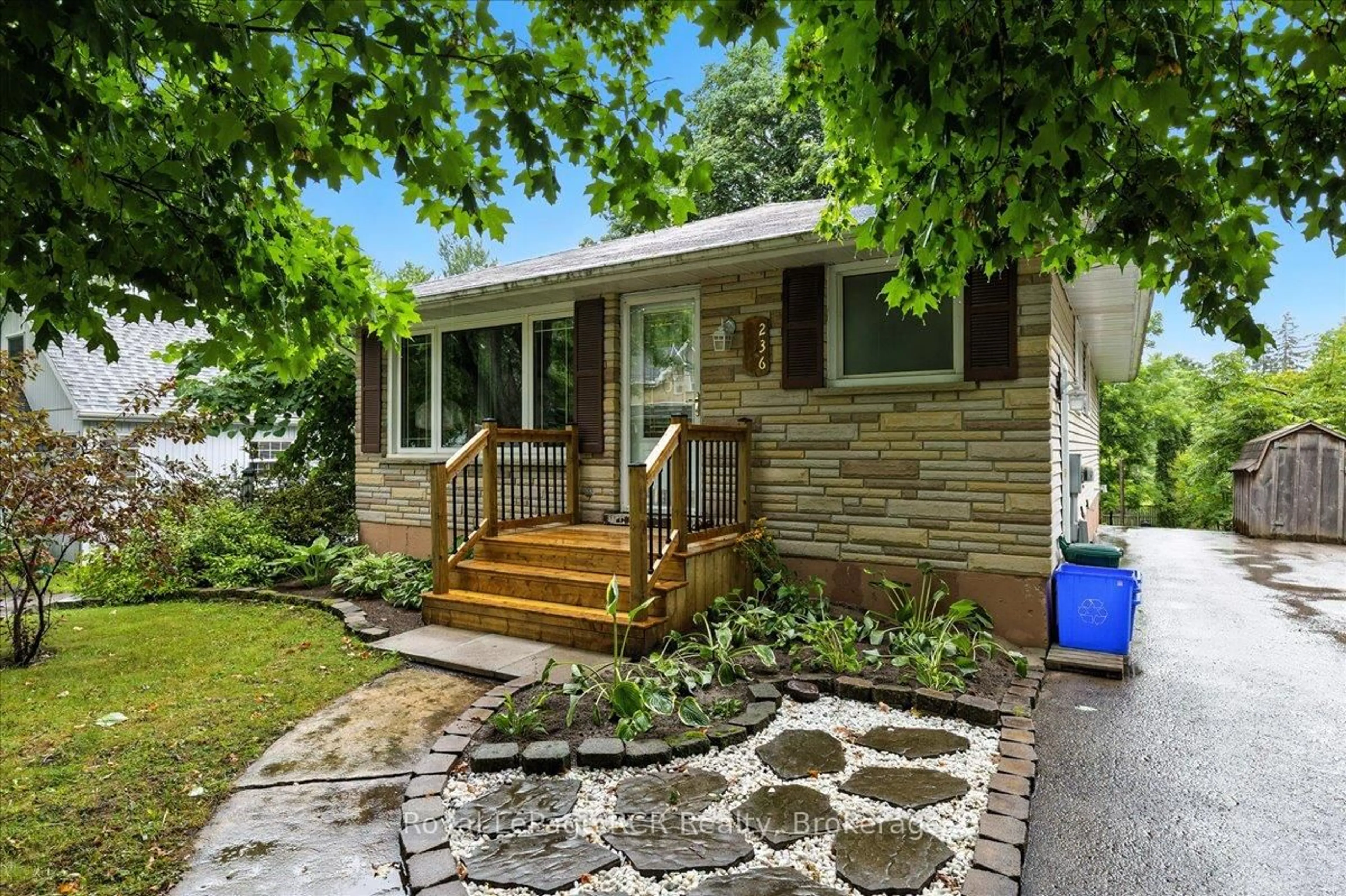 Unknown for 236 Normanby St, Wellington North Ontario N0G 2L1