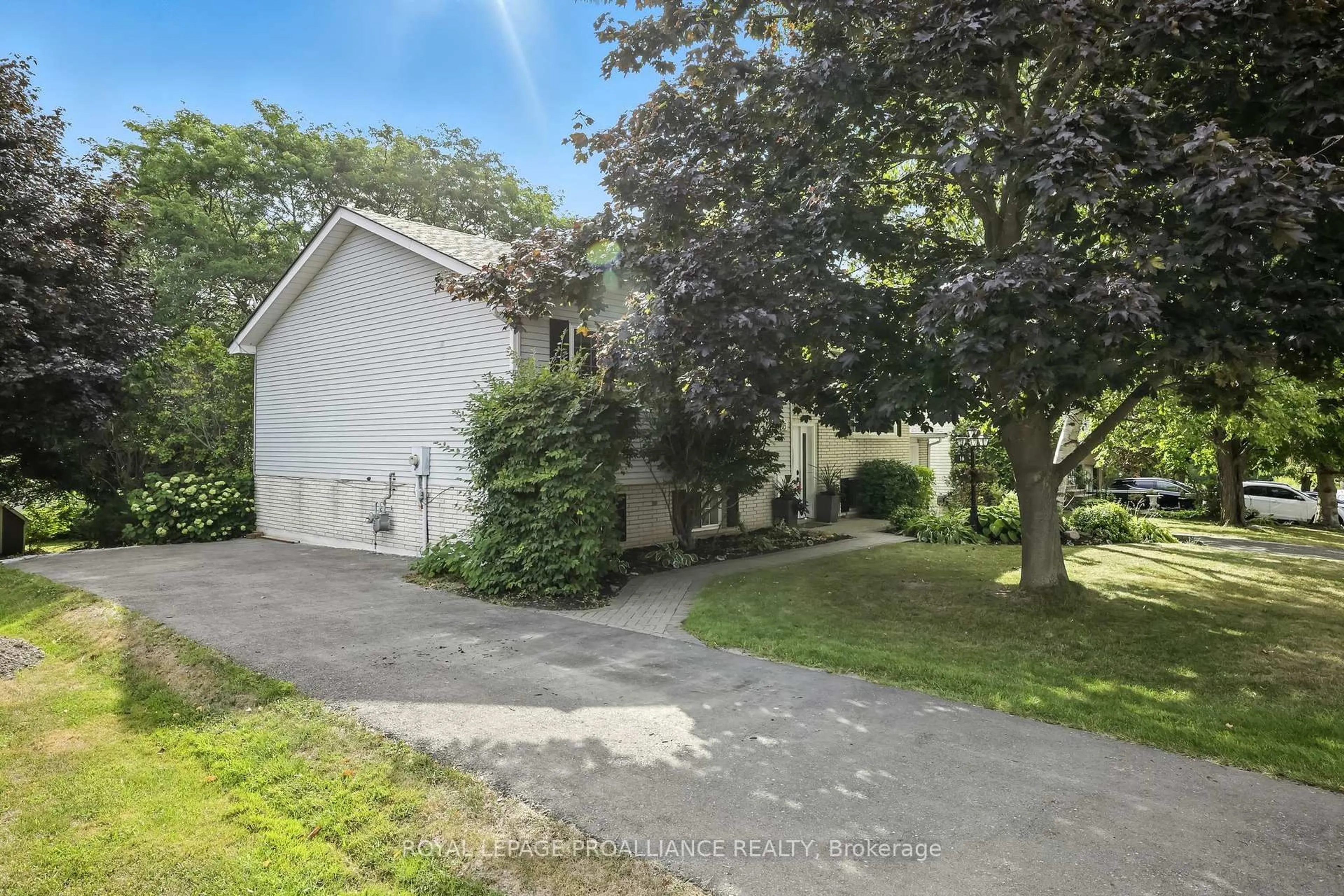 A pic from outside/outdoor area/front of a property/back of a property/a pic from drone, street for 16 Durham St, Cramahe Ontario K0K 1S0