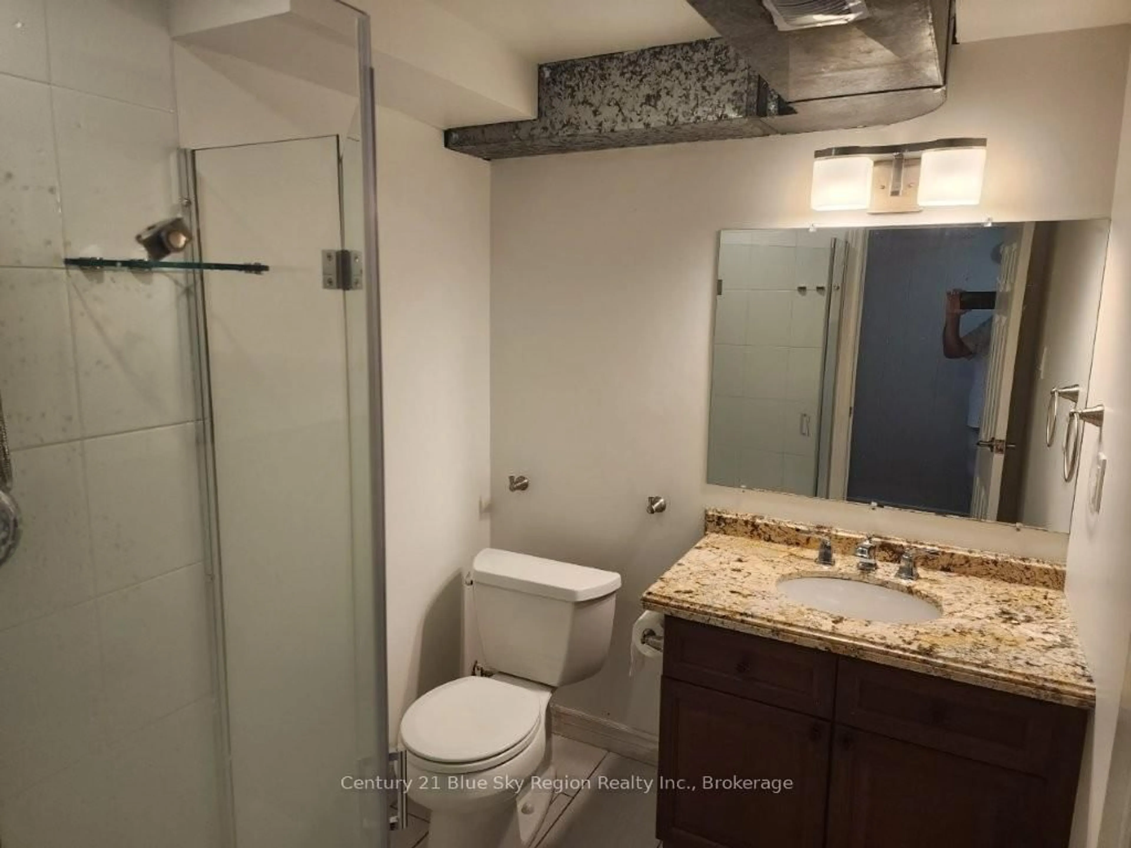 Standard bathroom, ceramic/tile floor for 225 Lake Heights Rd, North Bay Ontario P1A 2Z4