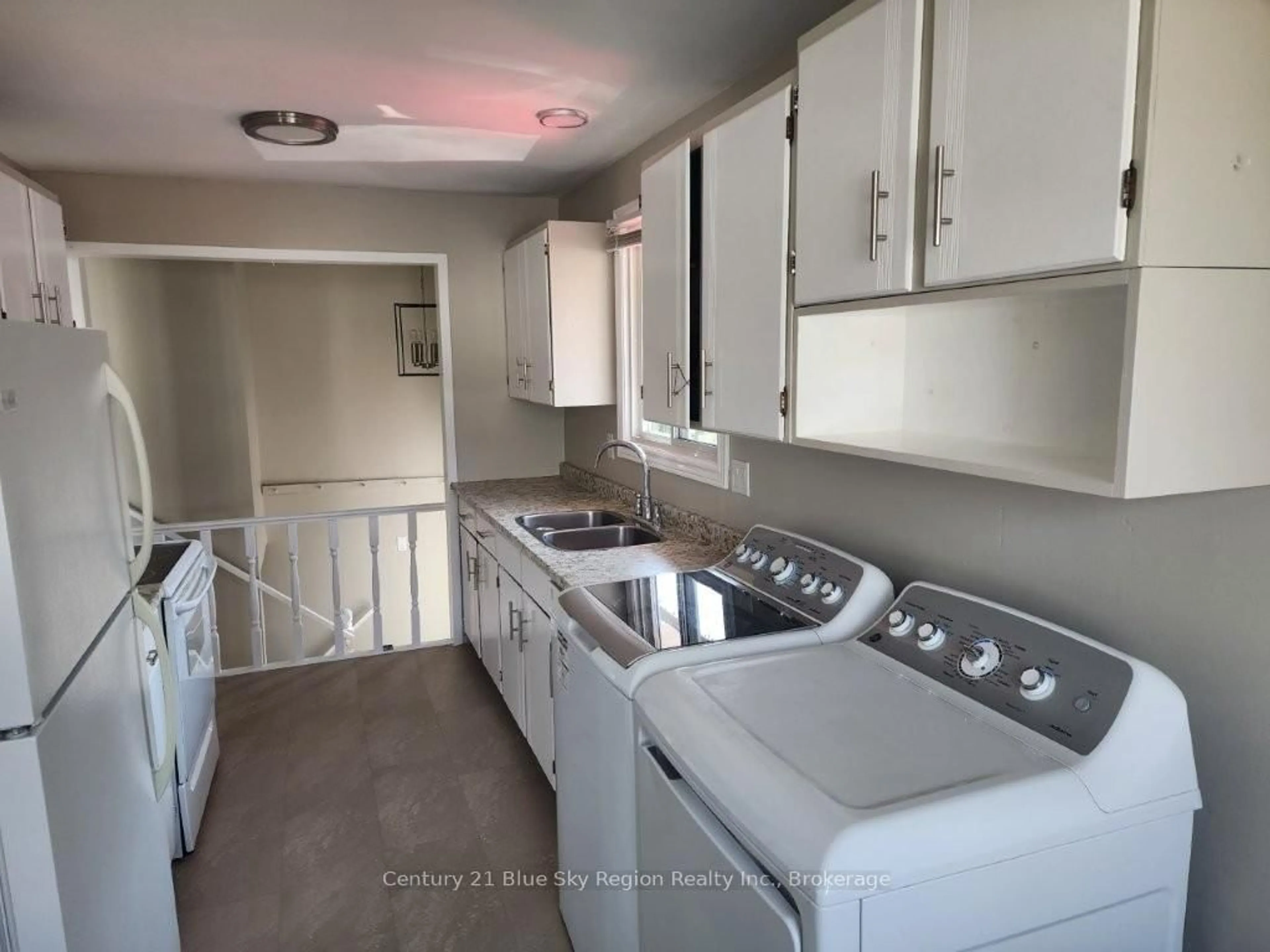 Kitchen with laundary machines, unknown for 225 Lake Heights Rd, North Bay Ontario P1A 2Z4