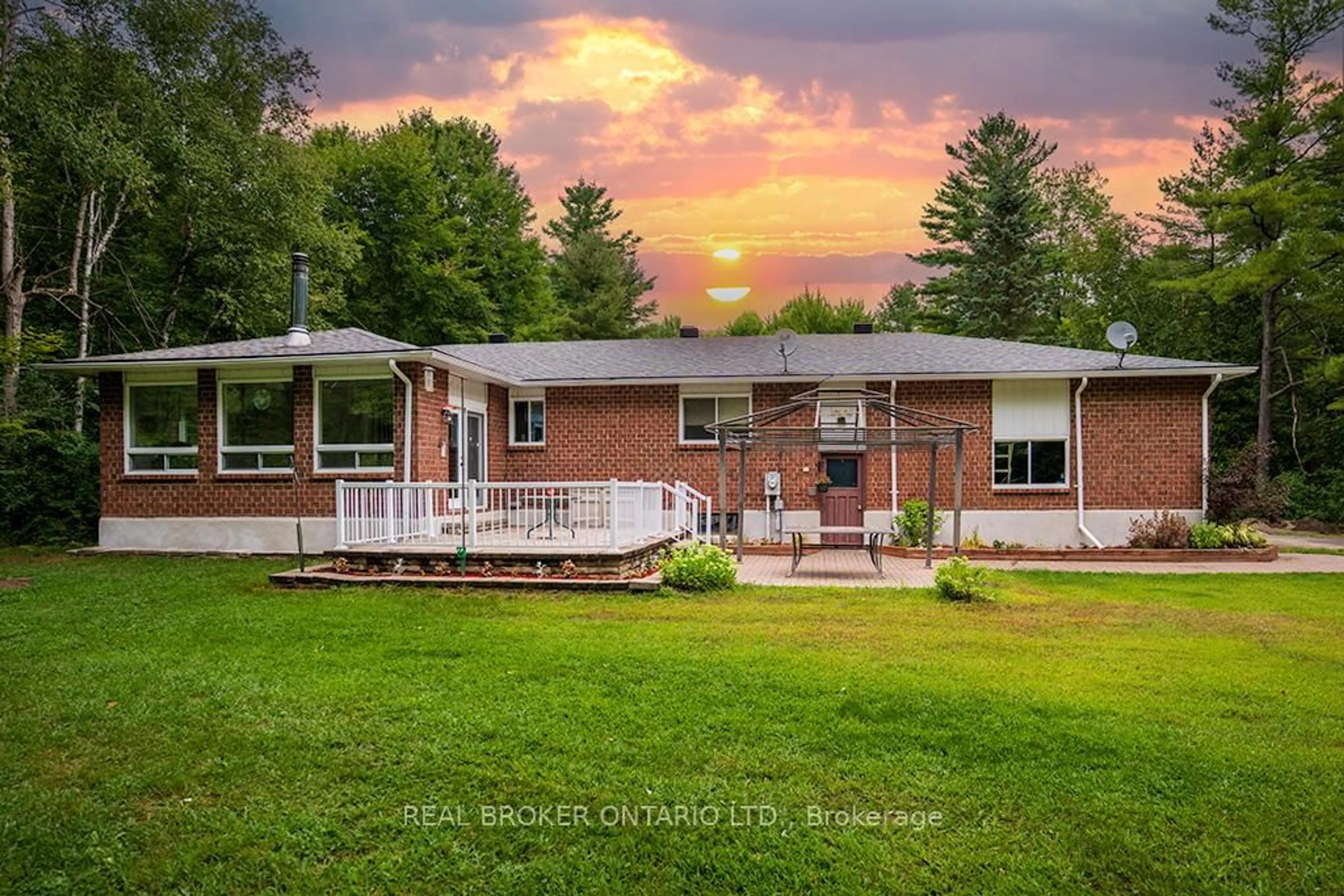 A pic from outside/outdoor area/front of a property/back of a property/a pic from drone, unknown for 2089 Totem Ranch Rd, North Grenville Ontario K0G 1T0