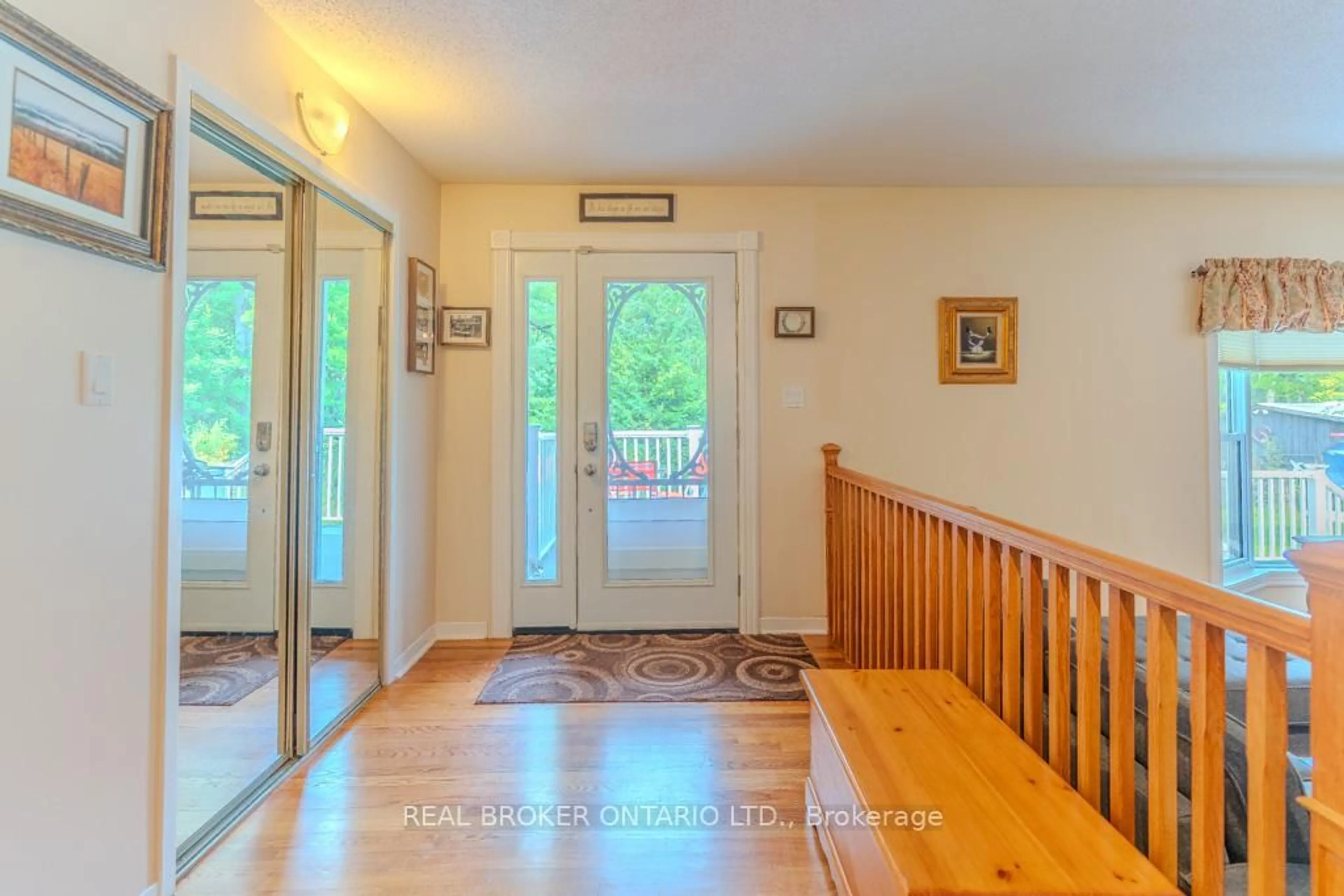 Indoor entryway for 2089 Totem Ranch Rd, North Grenville Ontario K0G 1T0