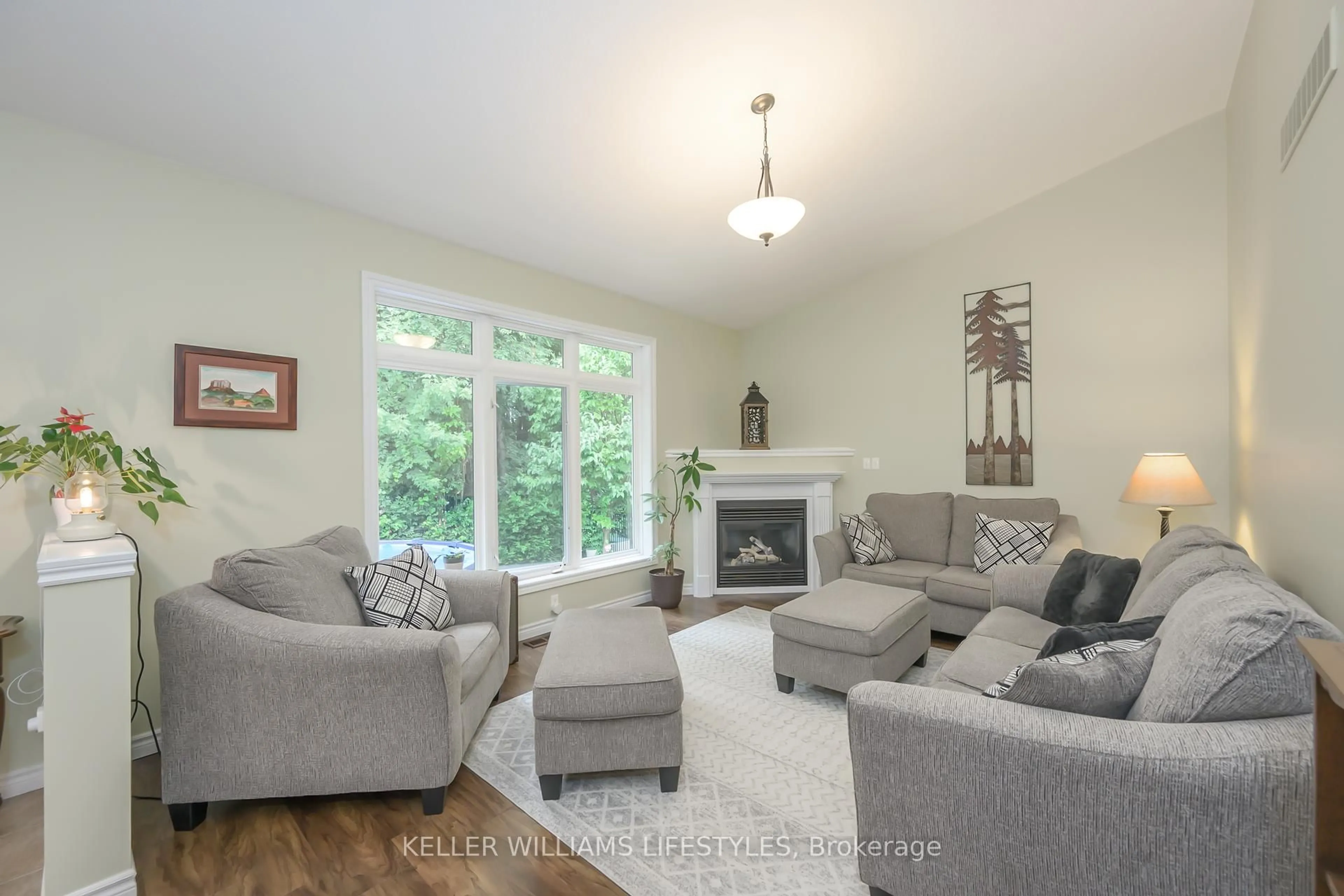 Living room with furniture, unknown for 717 Silverfox Pl, London North Ontario N6G 0G2