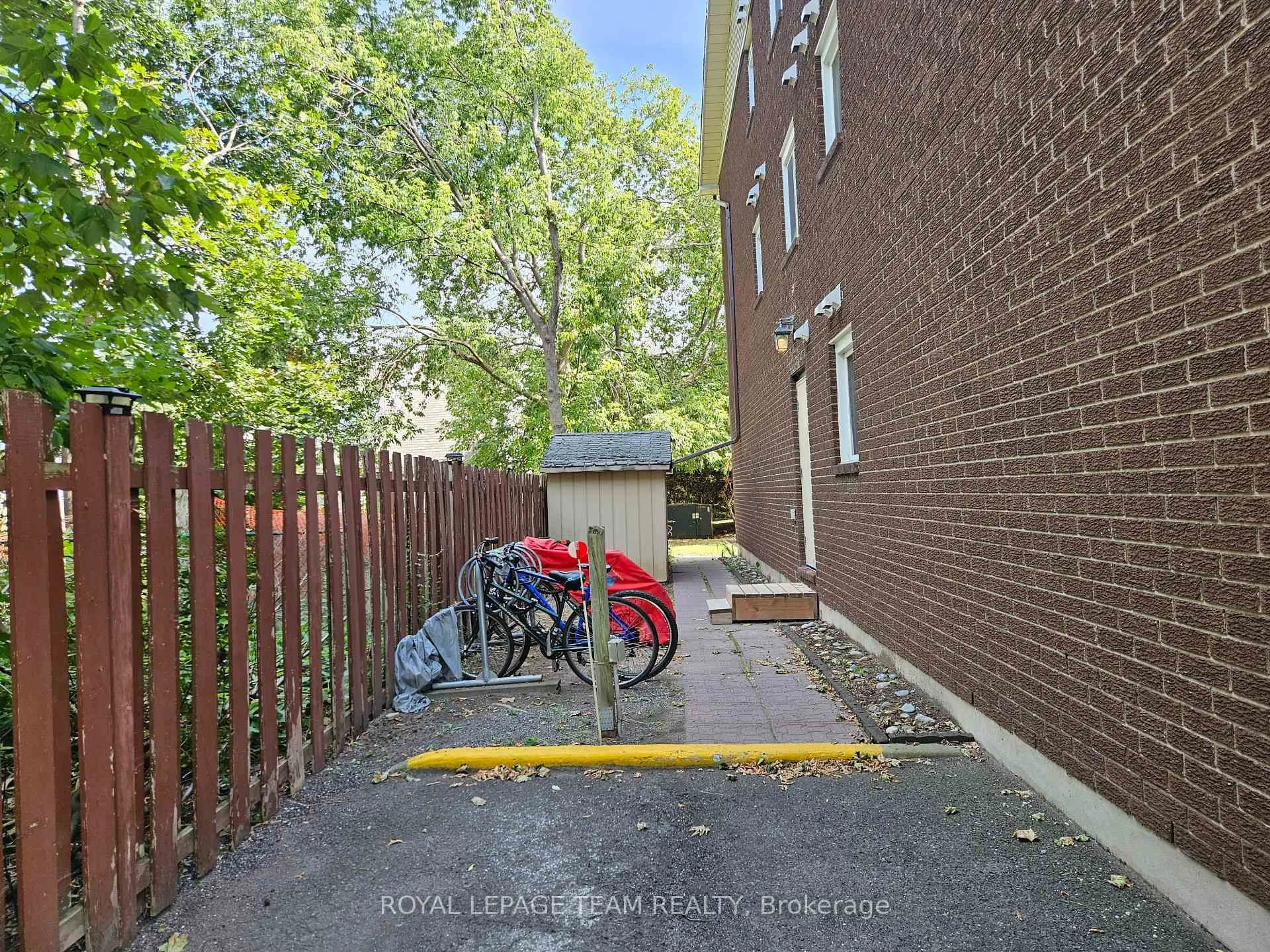 Patio, street for 522 Riverdale Ave #5, Ottawa Ontario K1S 1S5