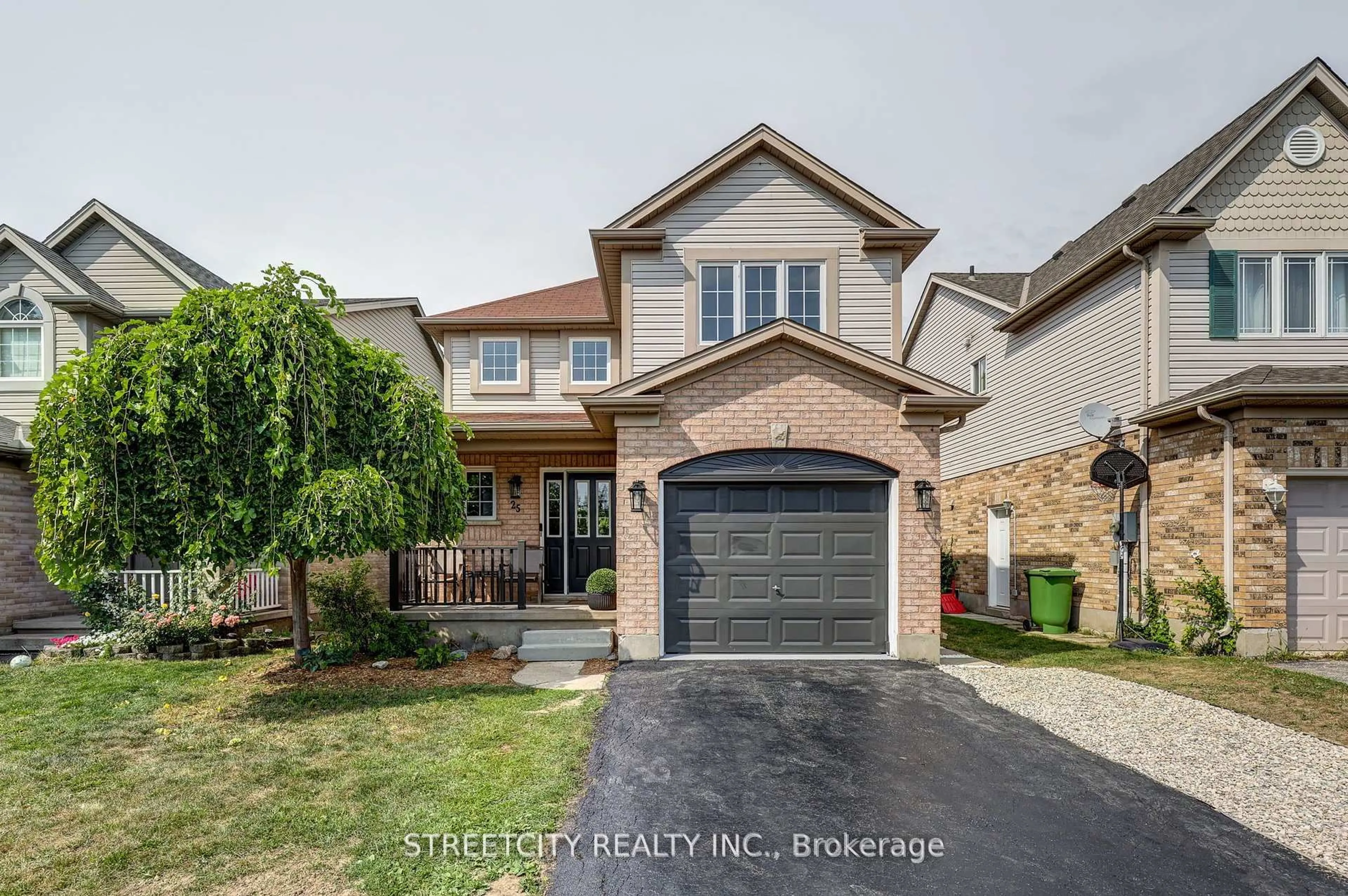 Home with brick exterior material, street for 25 Axford Pkwy, St. Thomas Ontario N5R 6E6