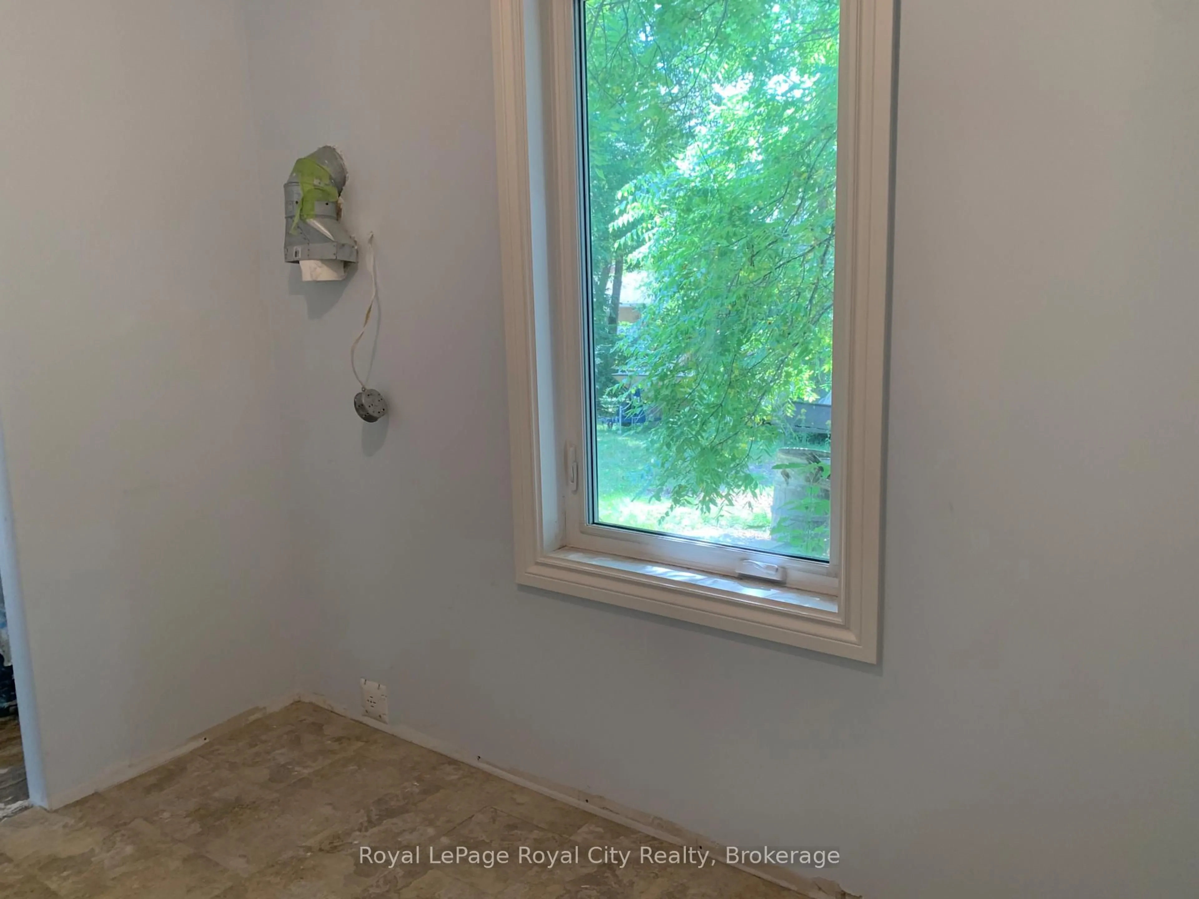 Indoor entryway for 180 Waterloo Ave, Guelph Ontario N1H 3J3