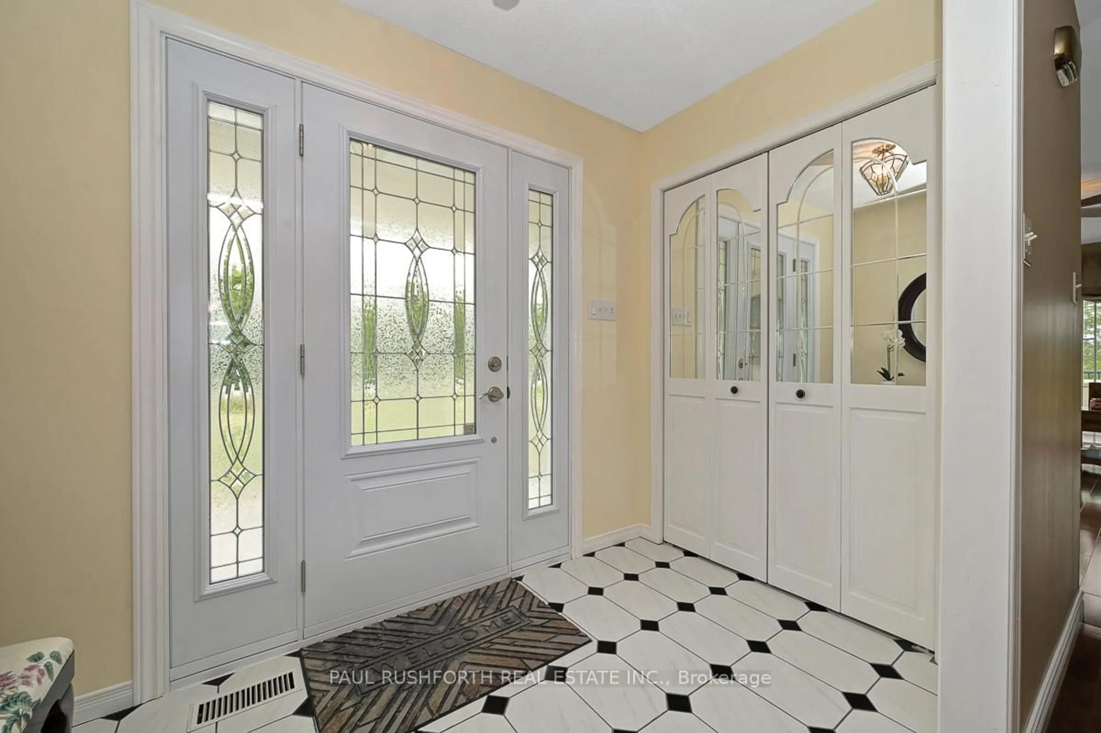 Indoor entryway for 3285 Magladry Rd, Navan Ontario K4B 1J1