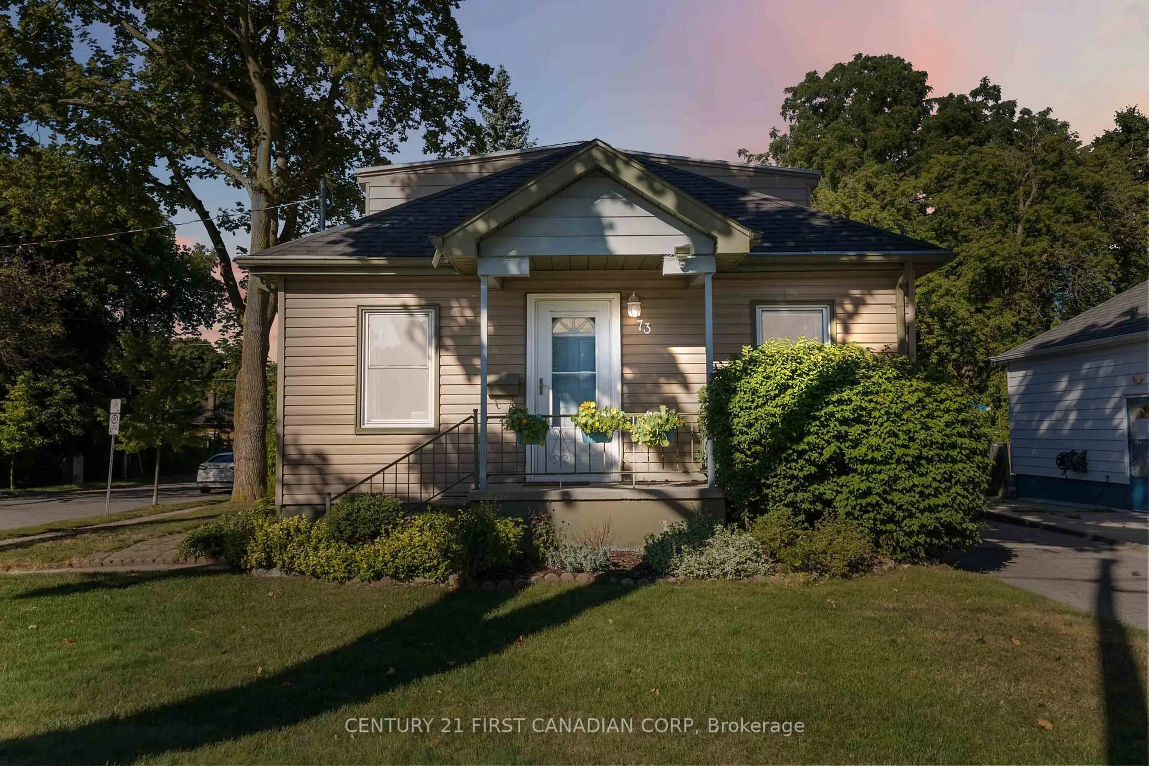 Home with vinyl exterior material, street for 73 Josephine St, London South Ontario N5Z 3P1