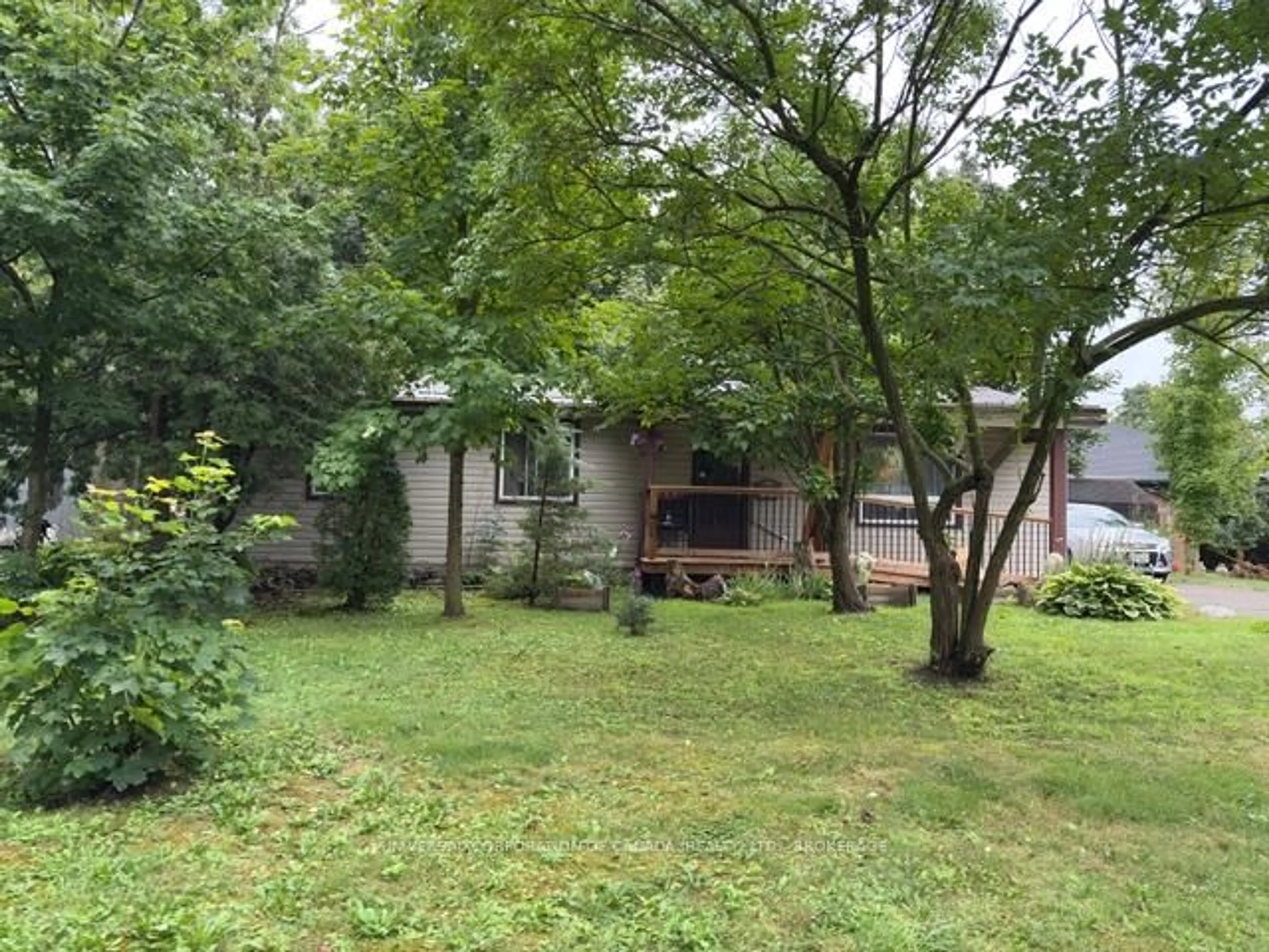 A pic from outside/outdoor area/front of a property/back of a property/a pic from drone, street for 12 North St, Aylmer Ontario N5H 1C9