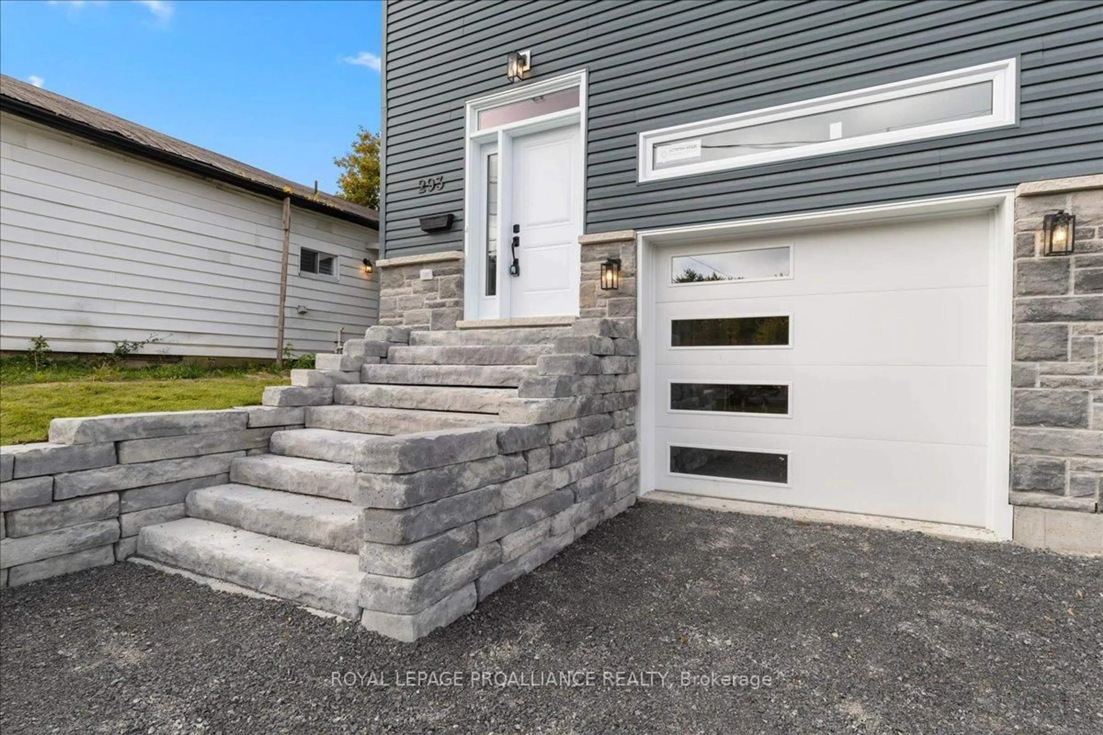 Unknown for 293 Church St, Greater Napanee Ontario K7R 1C5